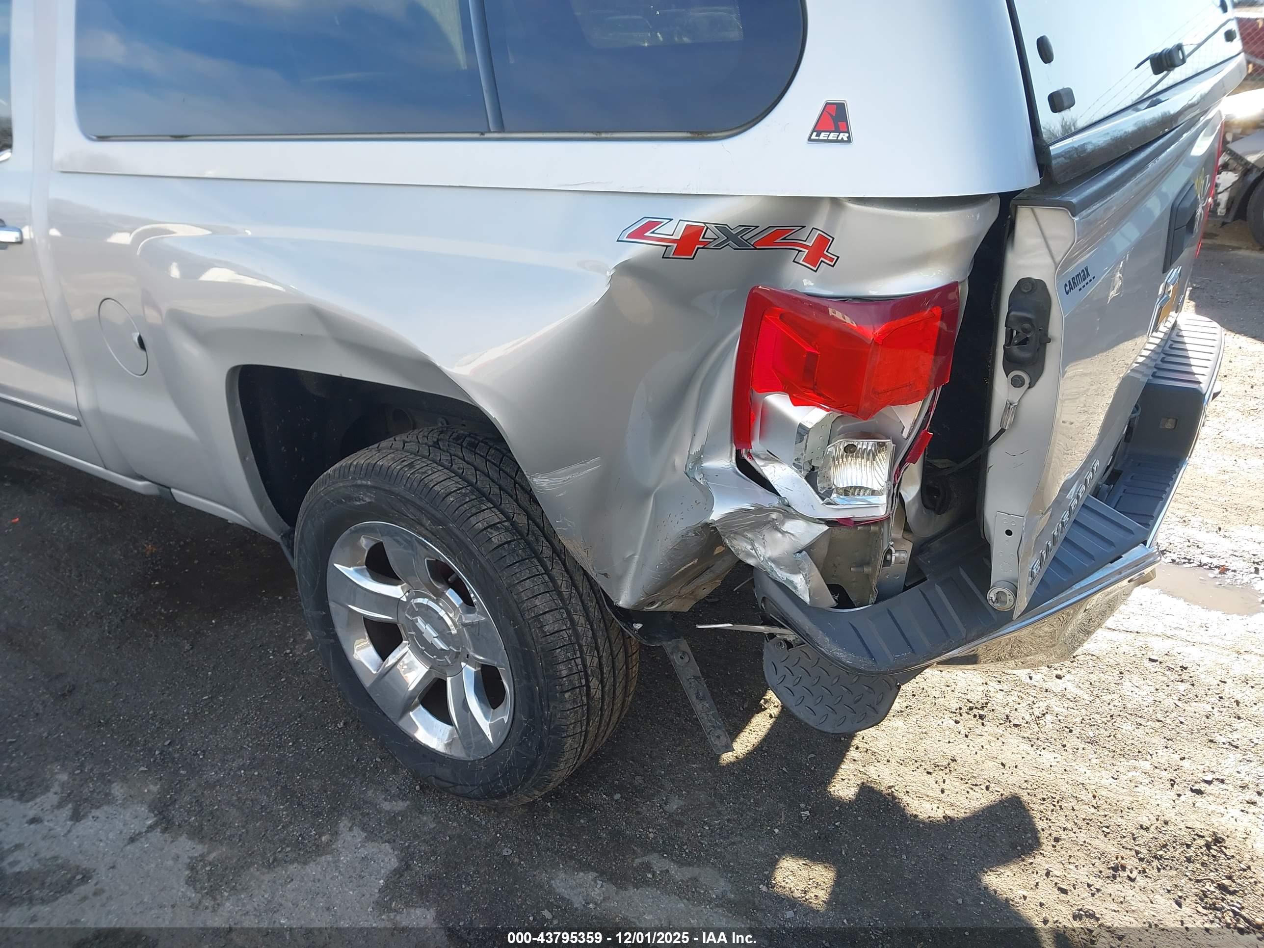 CHEVROLET SILVERADO image 6
