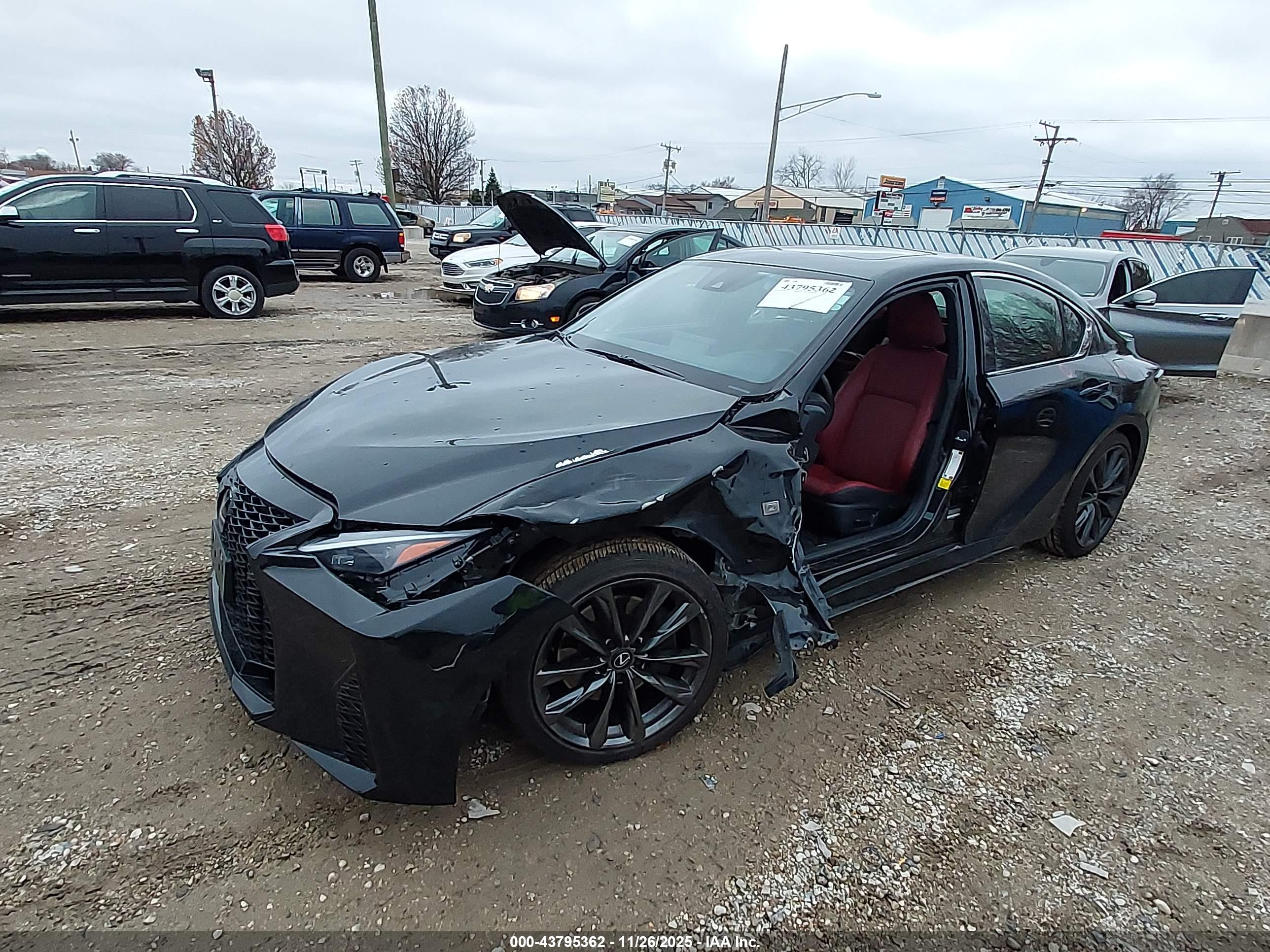 LEXUS IS image 2