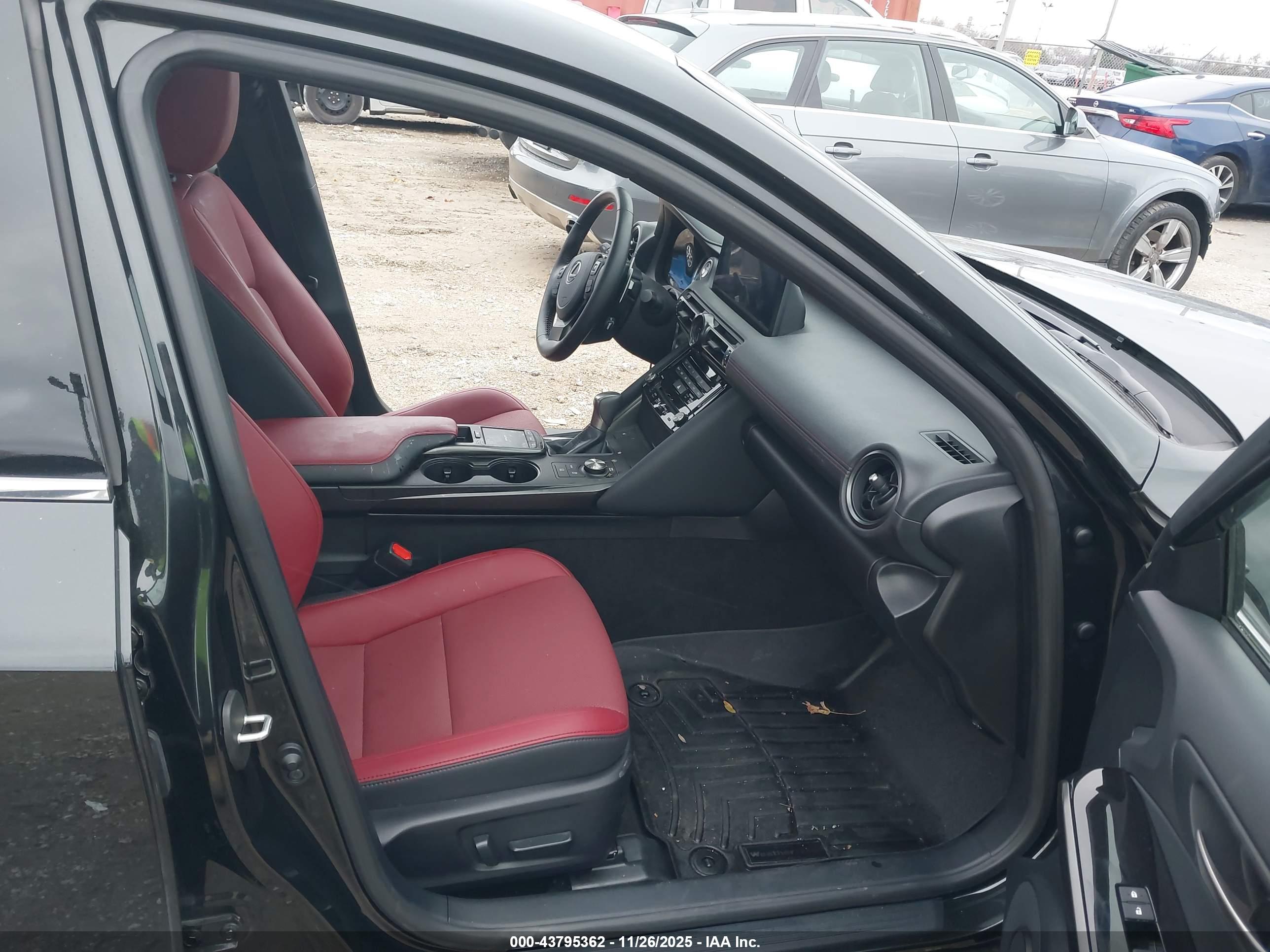 LEXUS IS image 5