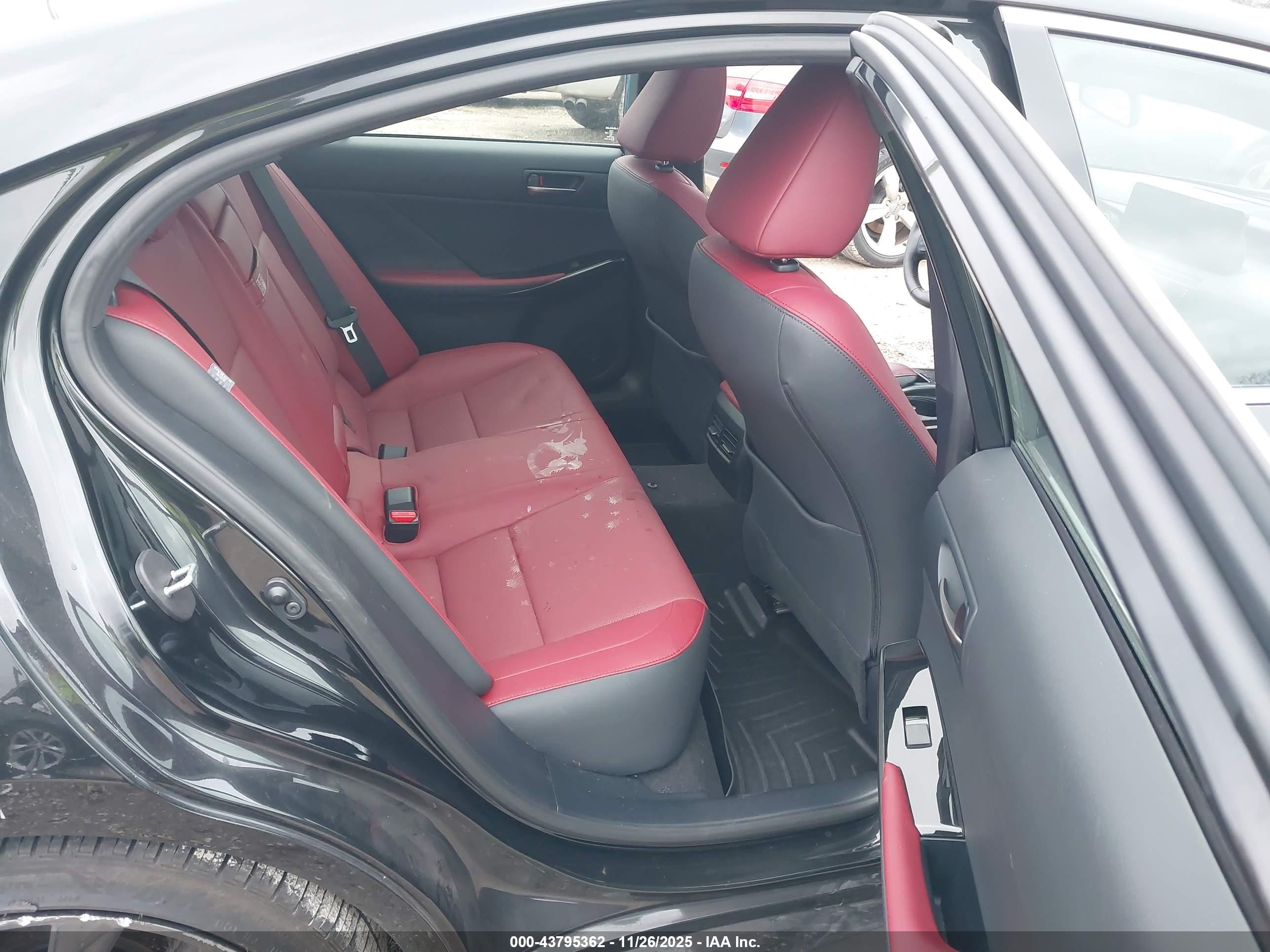 LEXUS IS image 8