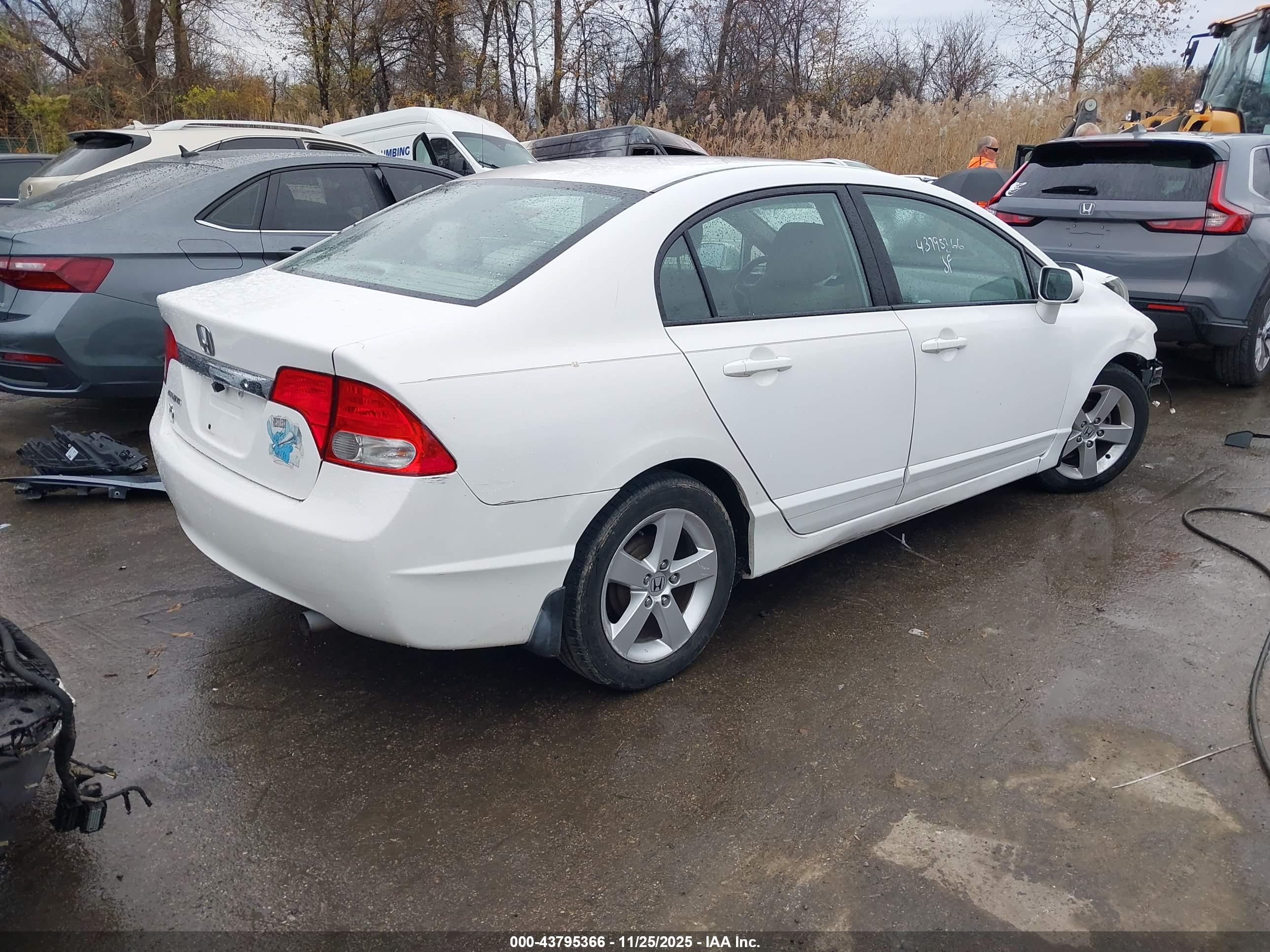 HONDA CIVIC image 4