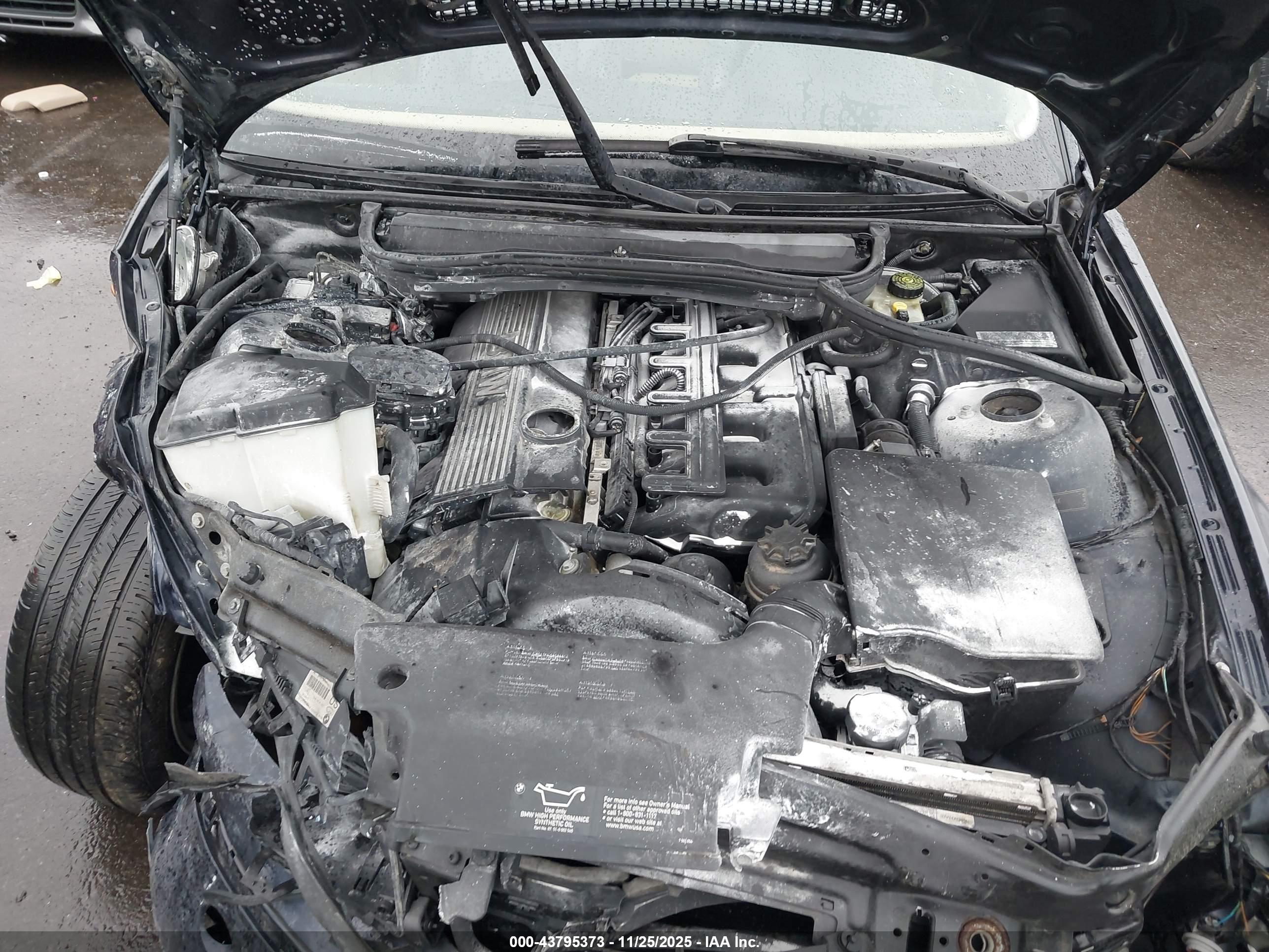BMW 325XI image 10