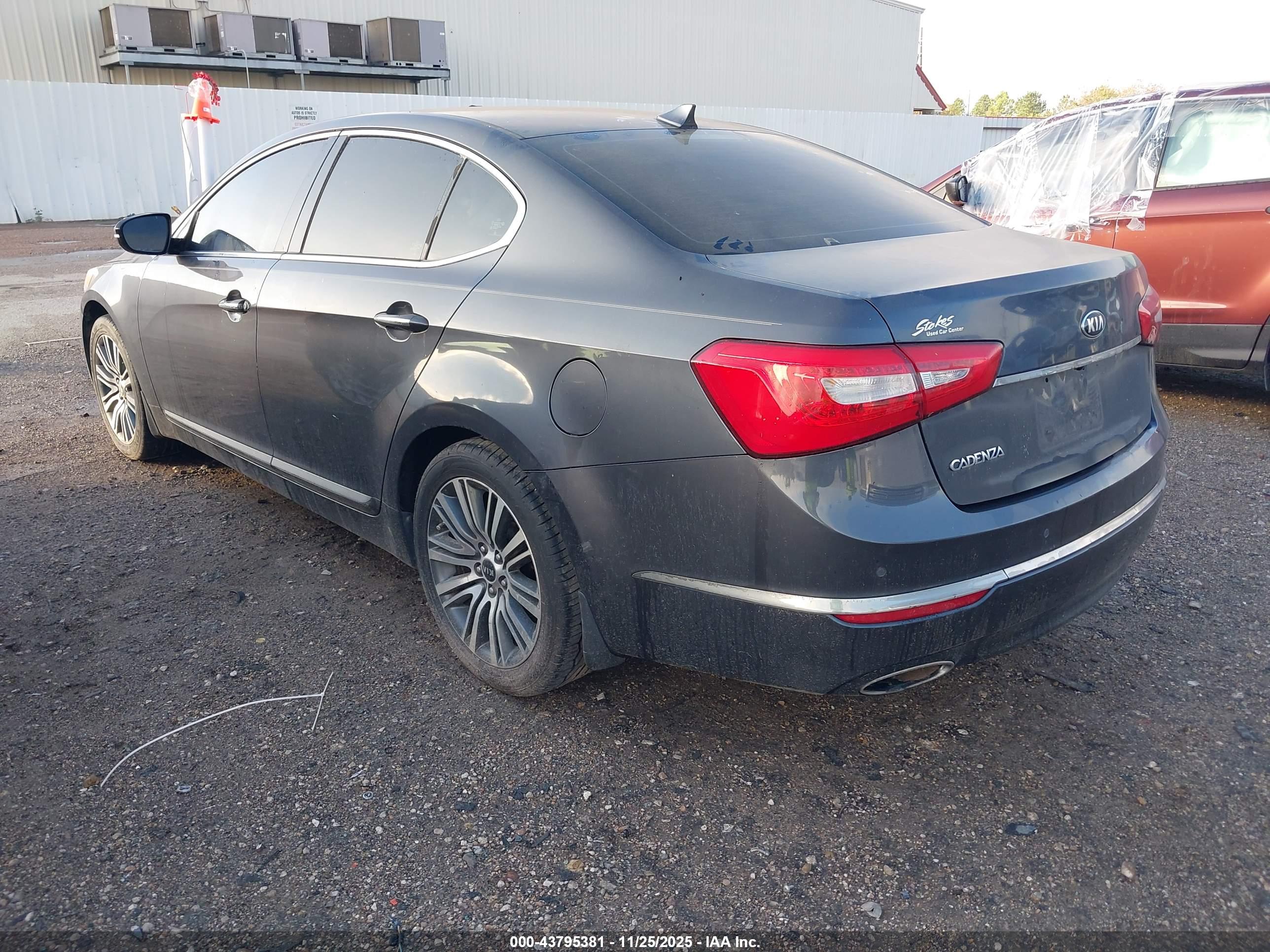 KIA CADENZA image 3