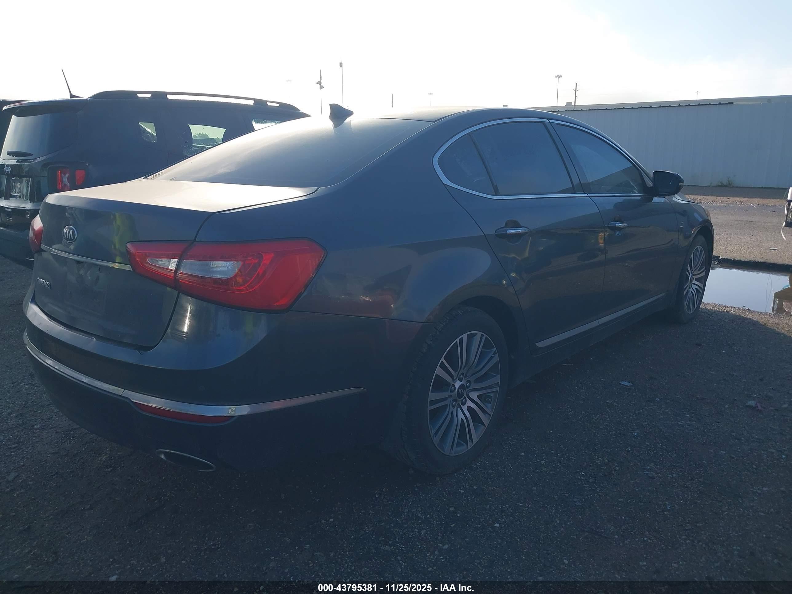 KIA CADENZA image 4