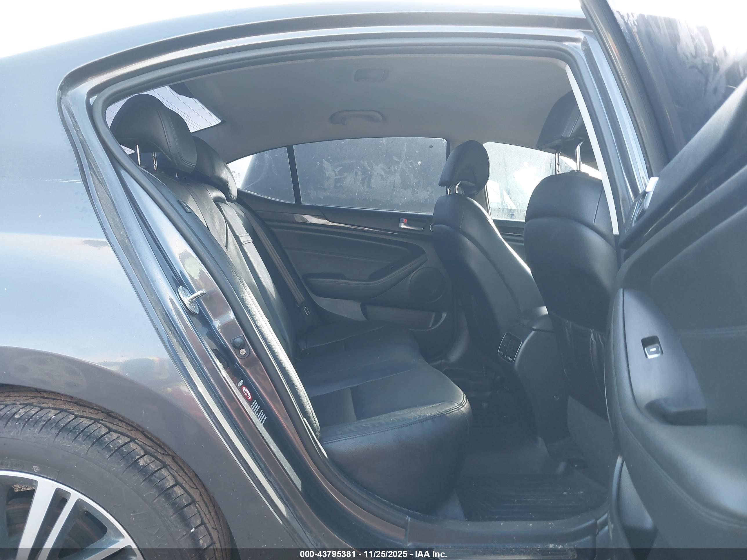 KIA CADENZA image 8