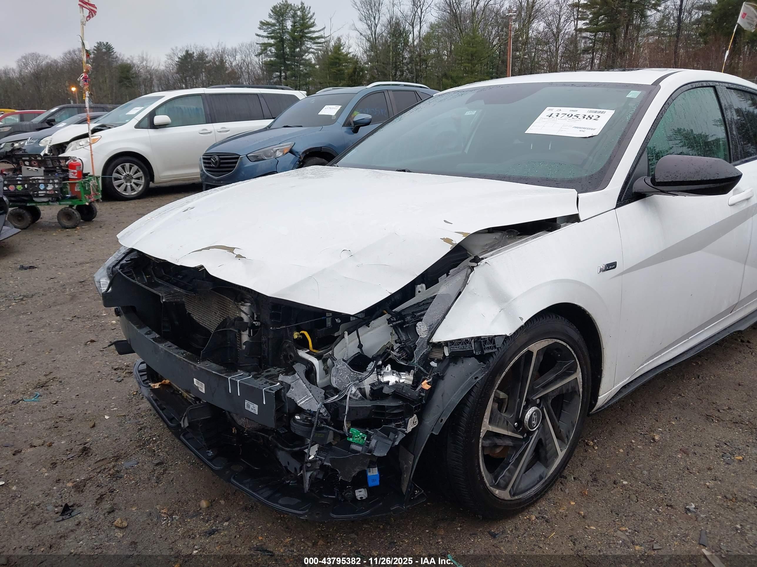HYUNDAI ELANTRA image 6