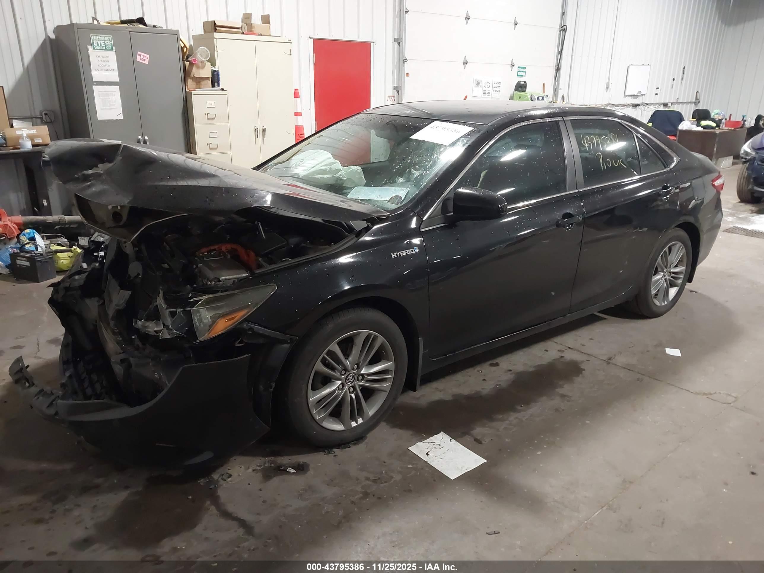 TOYOTA CAMRY image 2