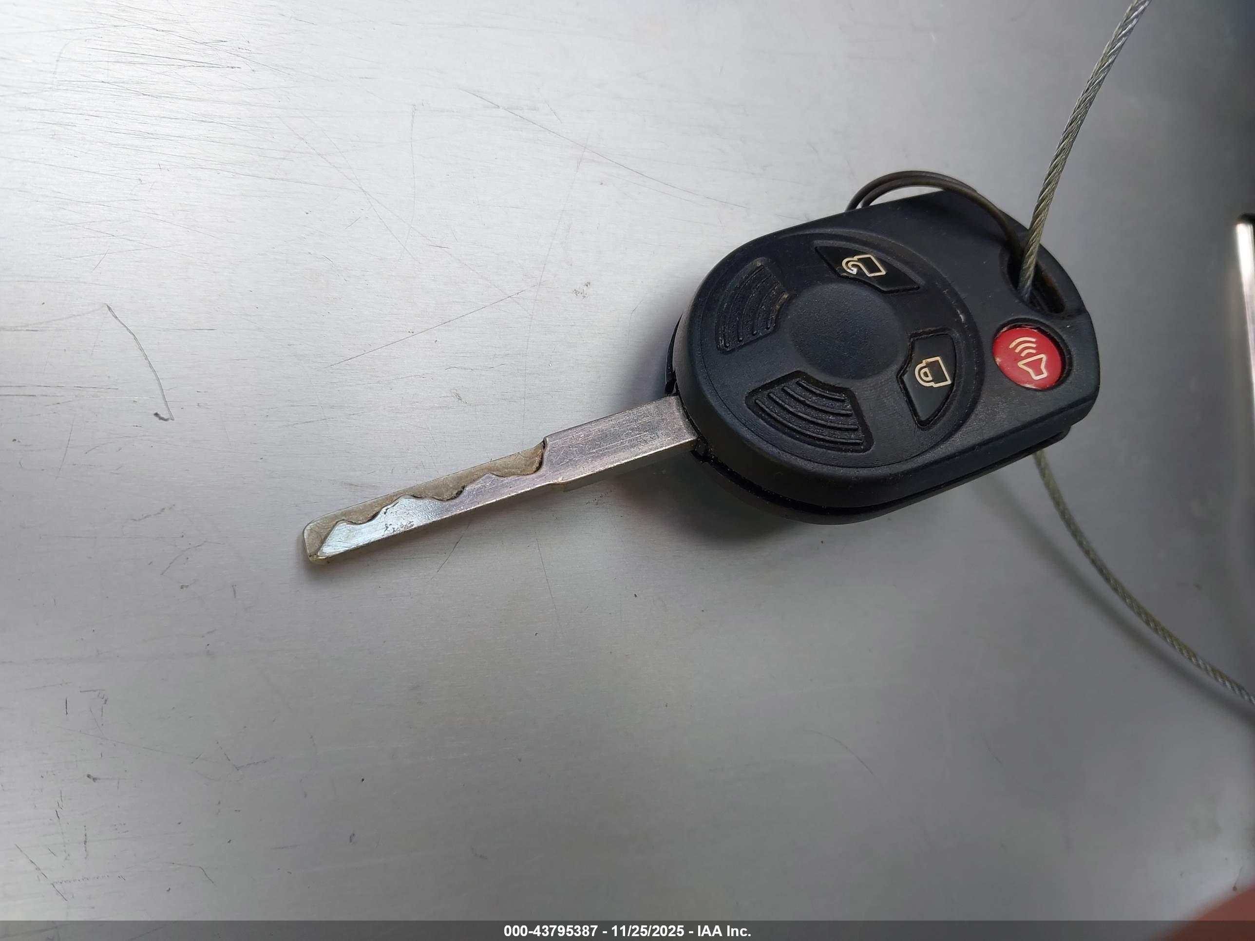 FORD ESCAPE image 11