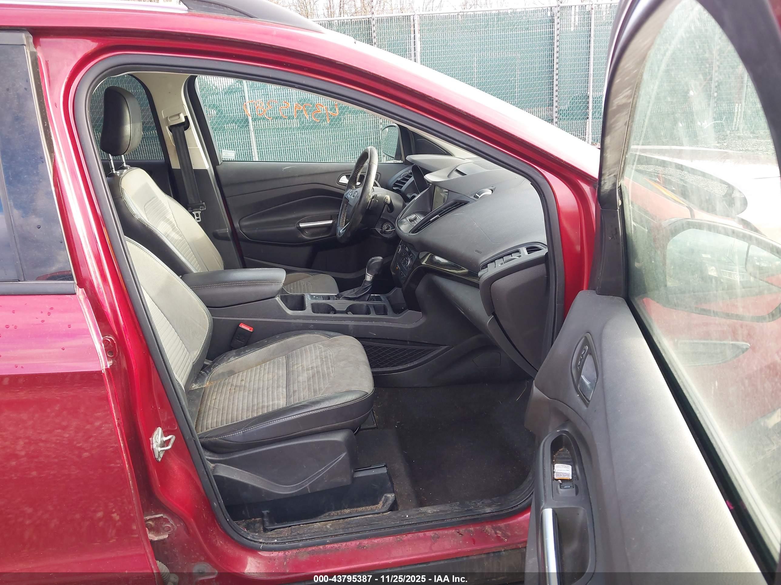 FORD ESCAPE image 5