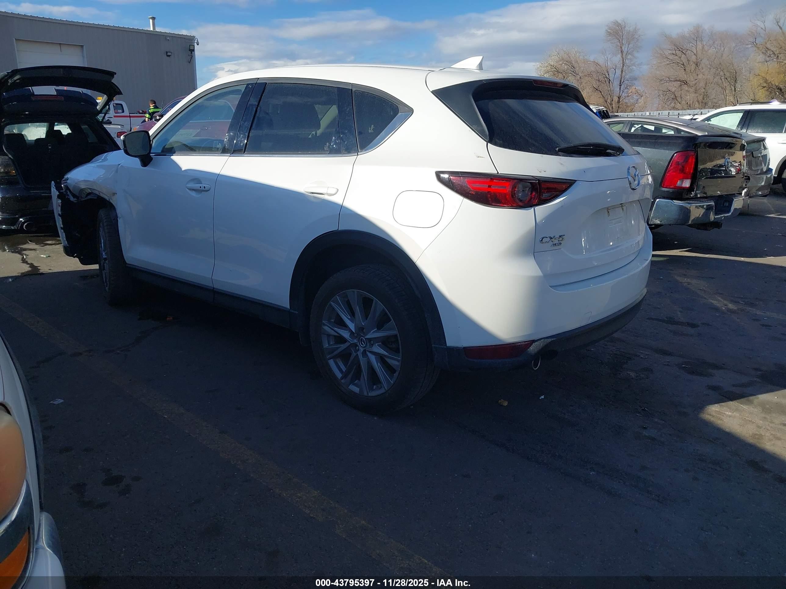 MAZDA CX-5 image 3