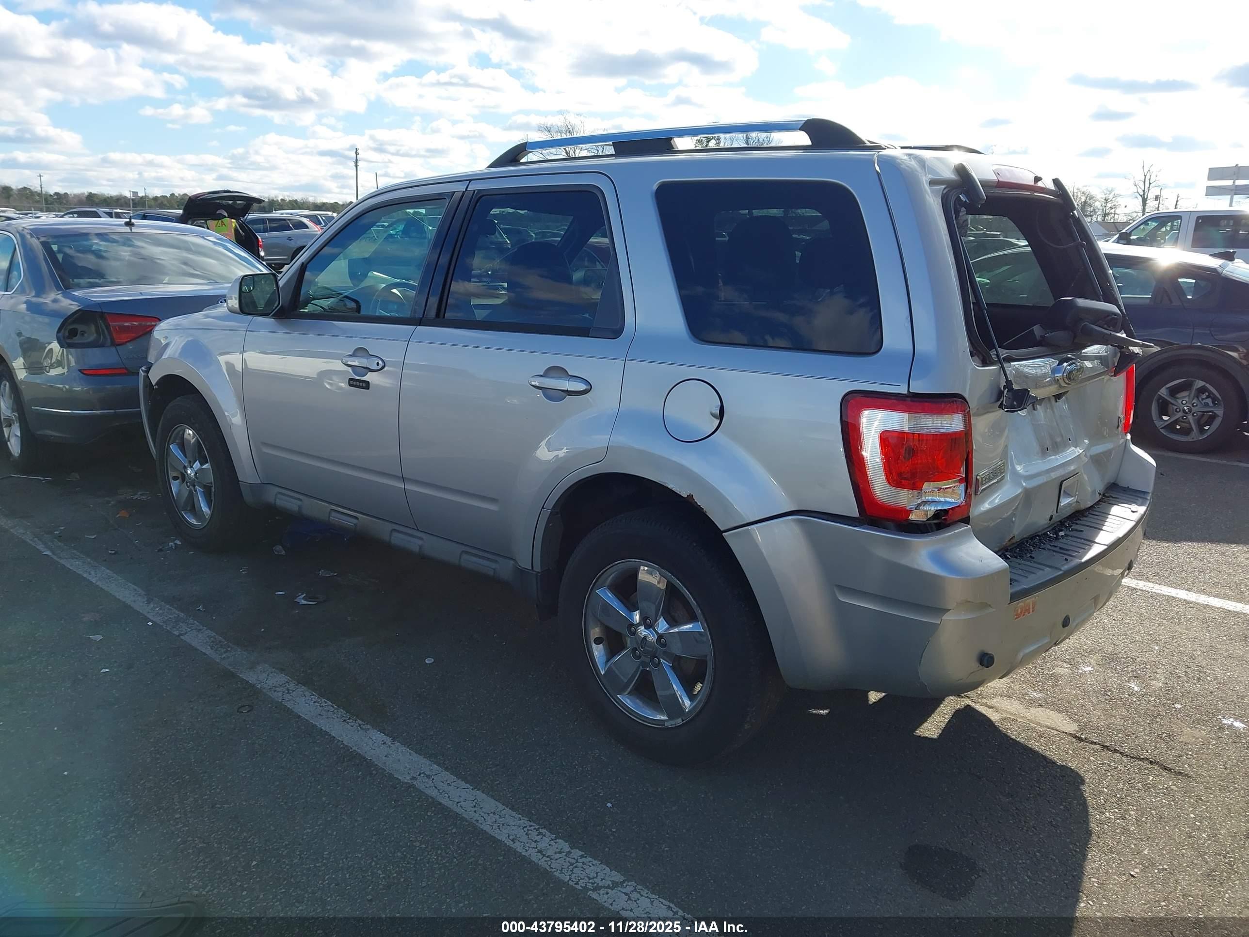 FORD ESCAPE image 3
