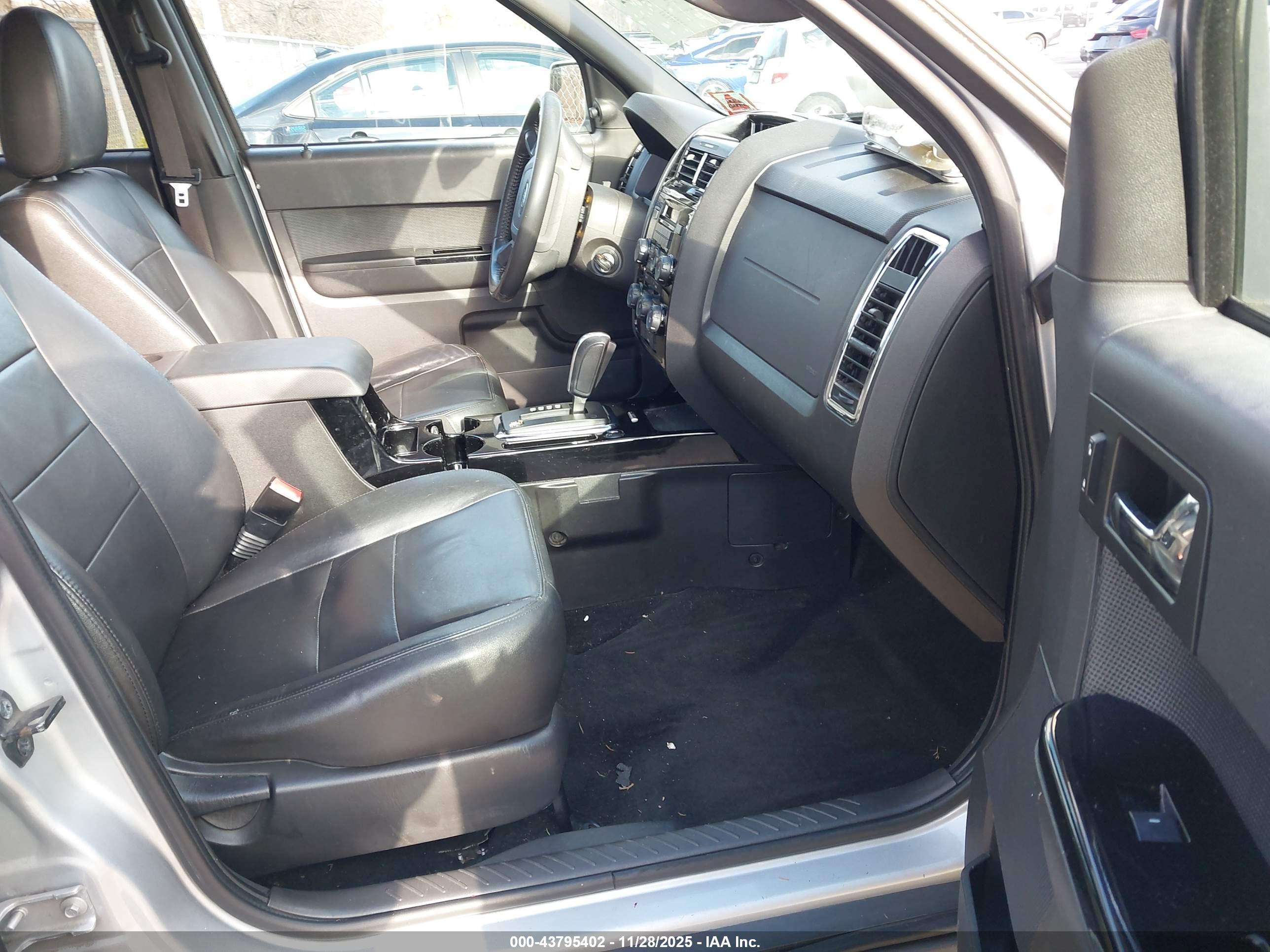 FORD ESCAPE image 5