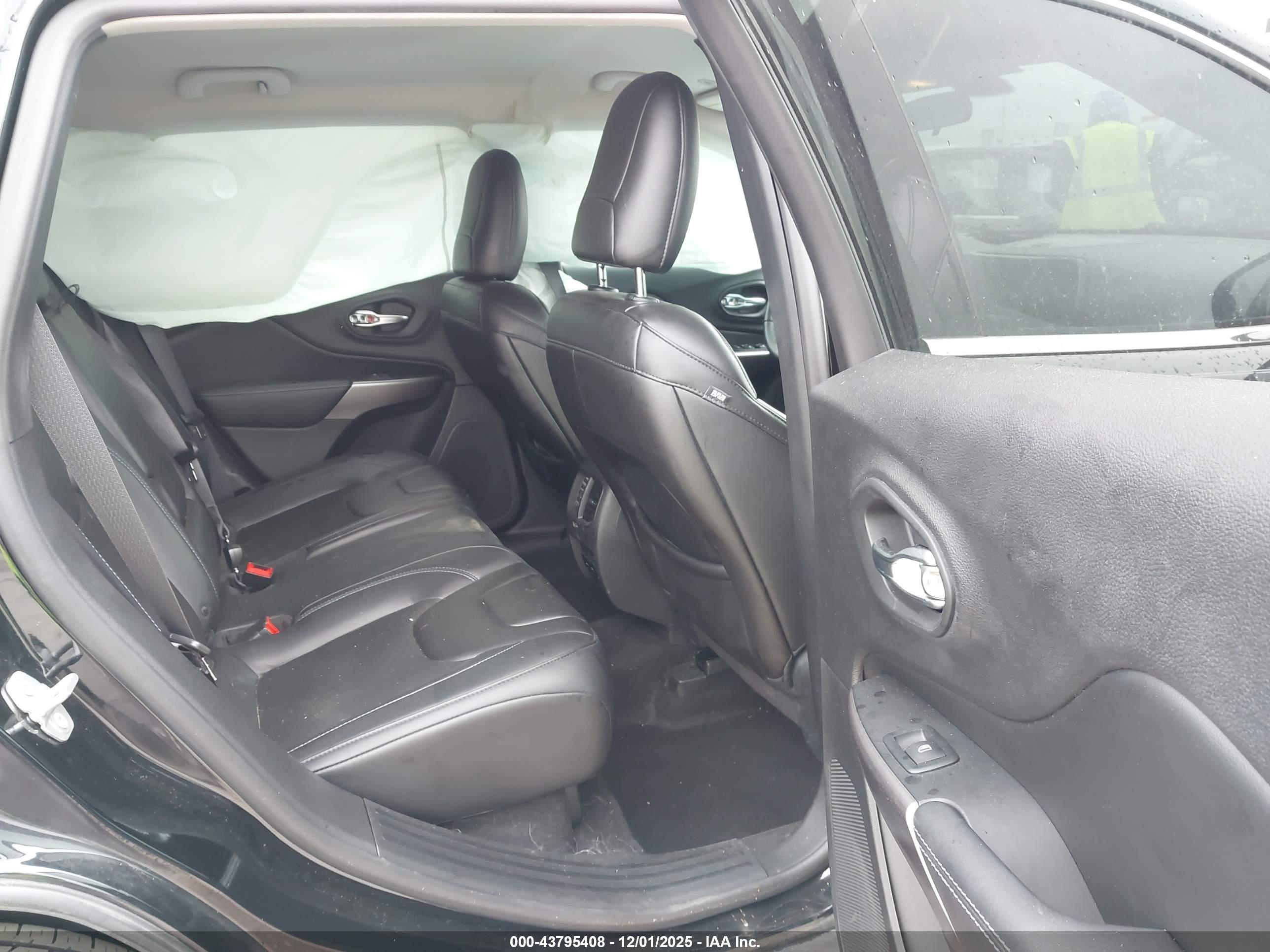 JEEP CHEROKEE image 8