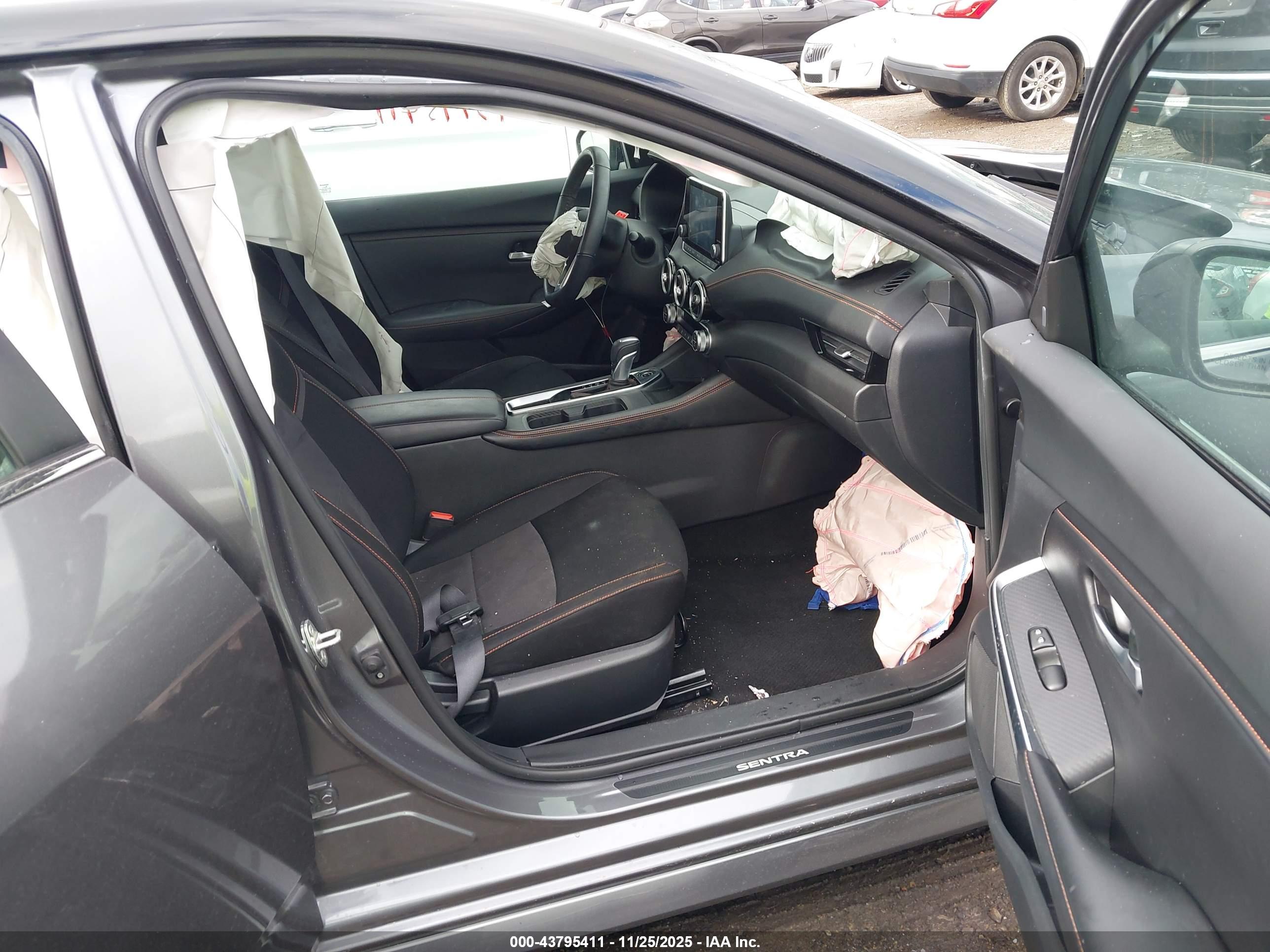 NISSAN SENTRA image 5