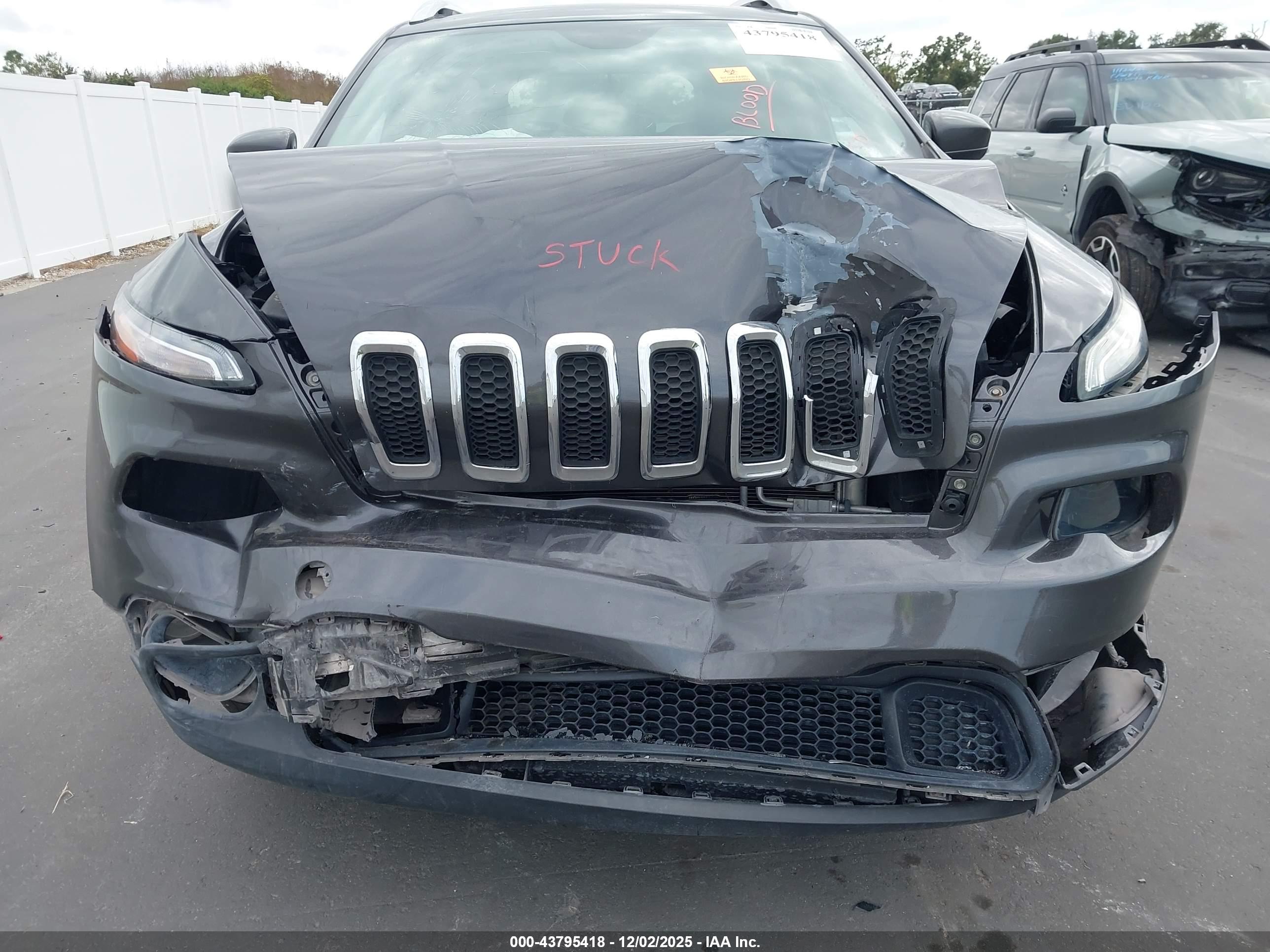 JEEP CHEROKEE image 6