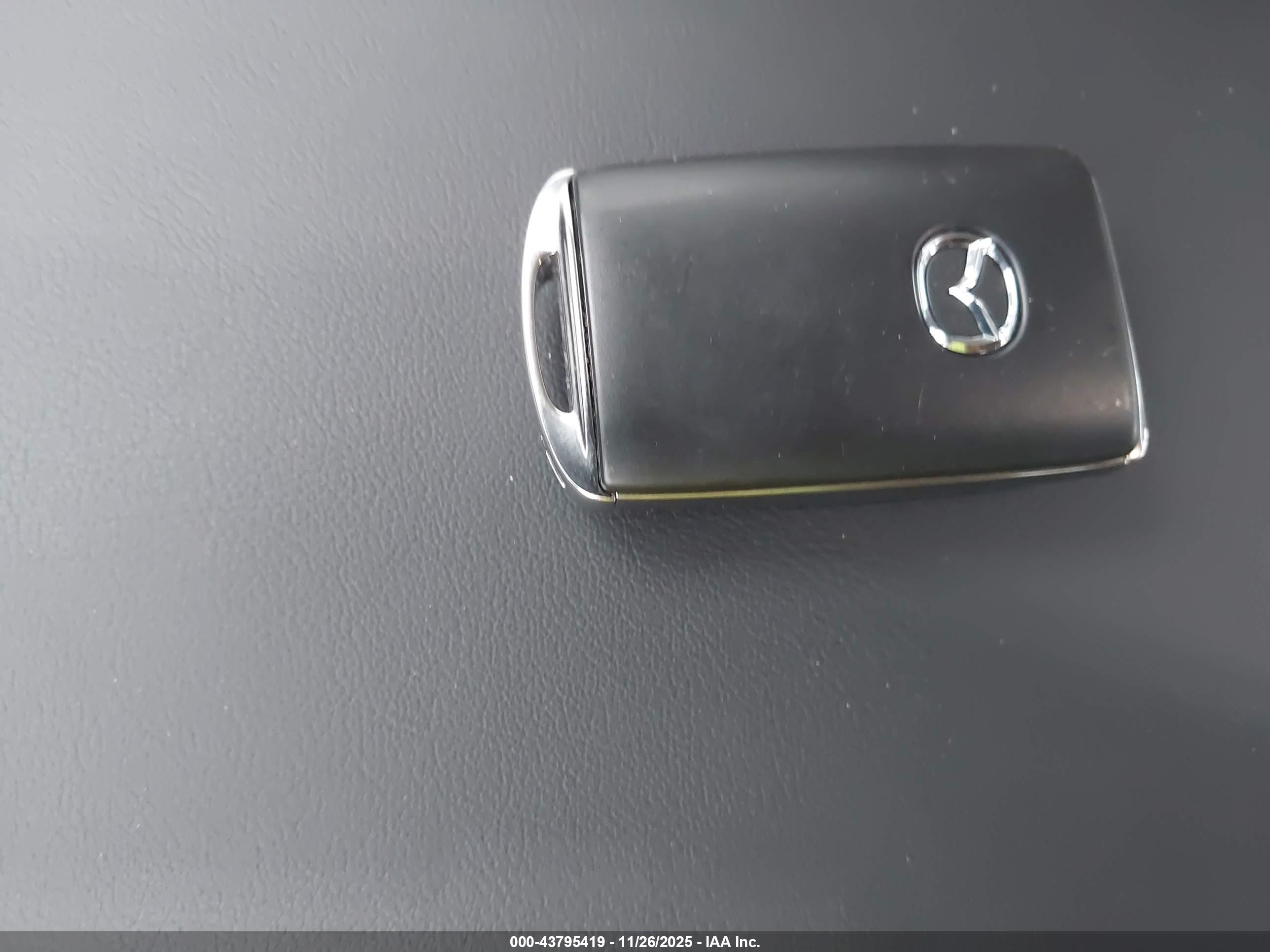 MAZDA MAZDA3 image 11