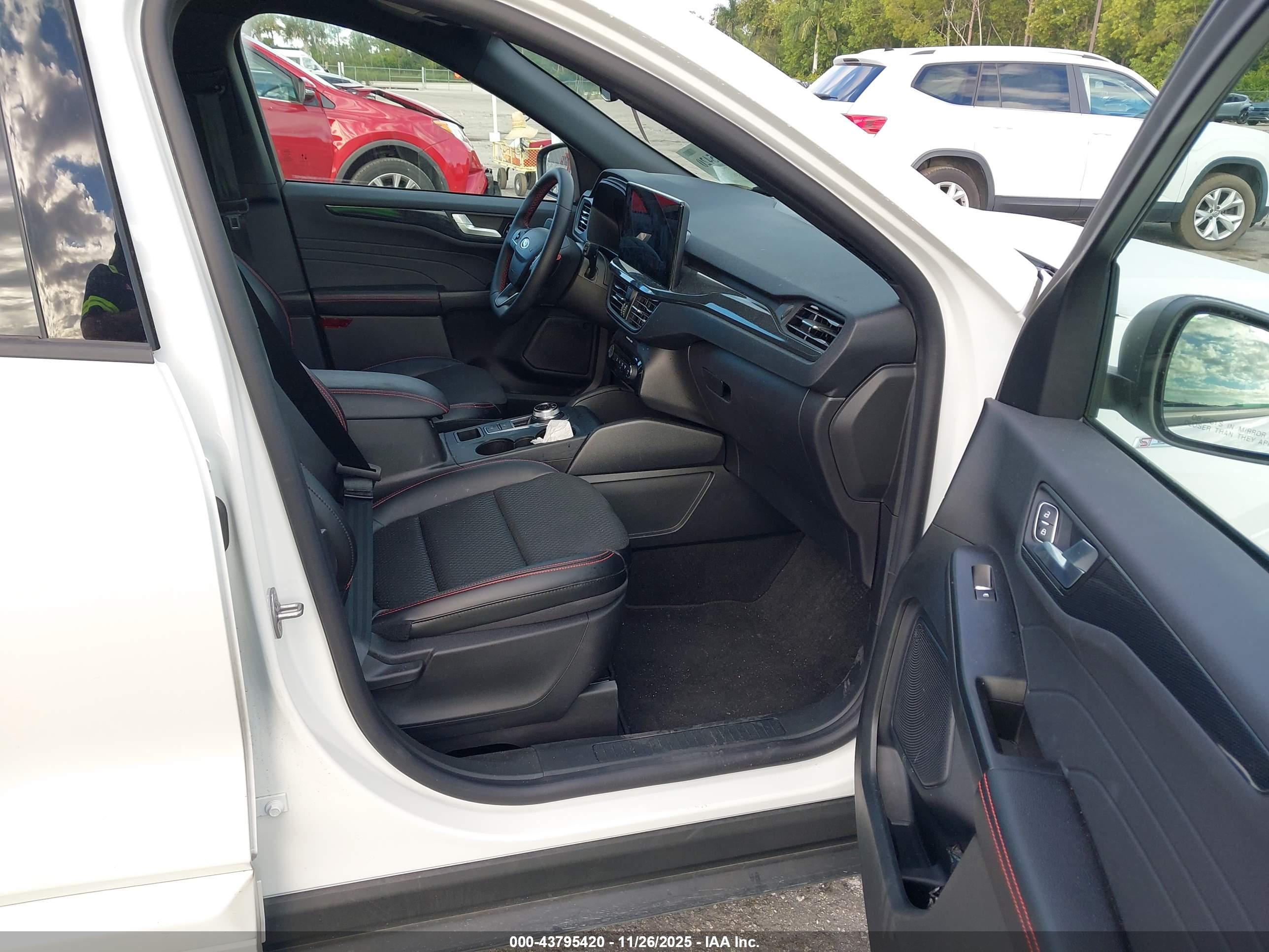 FORD ESCAPE image 5