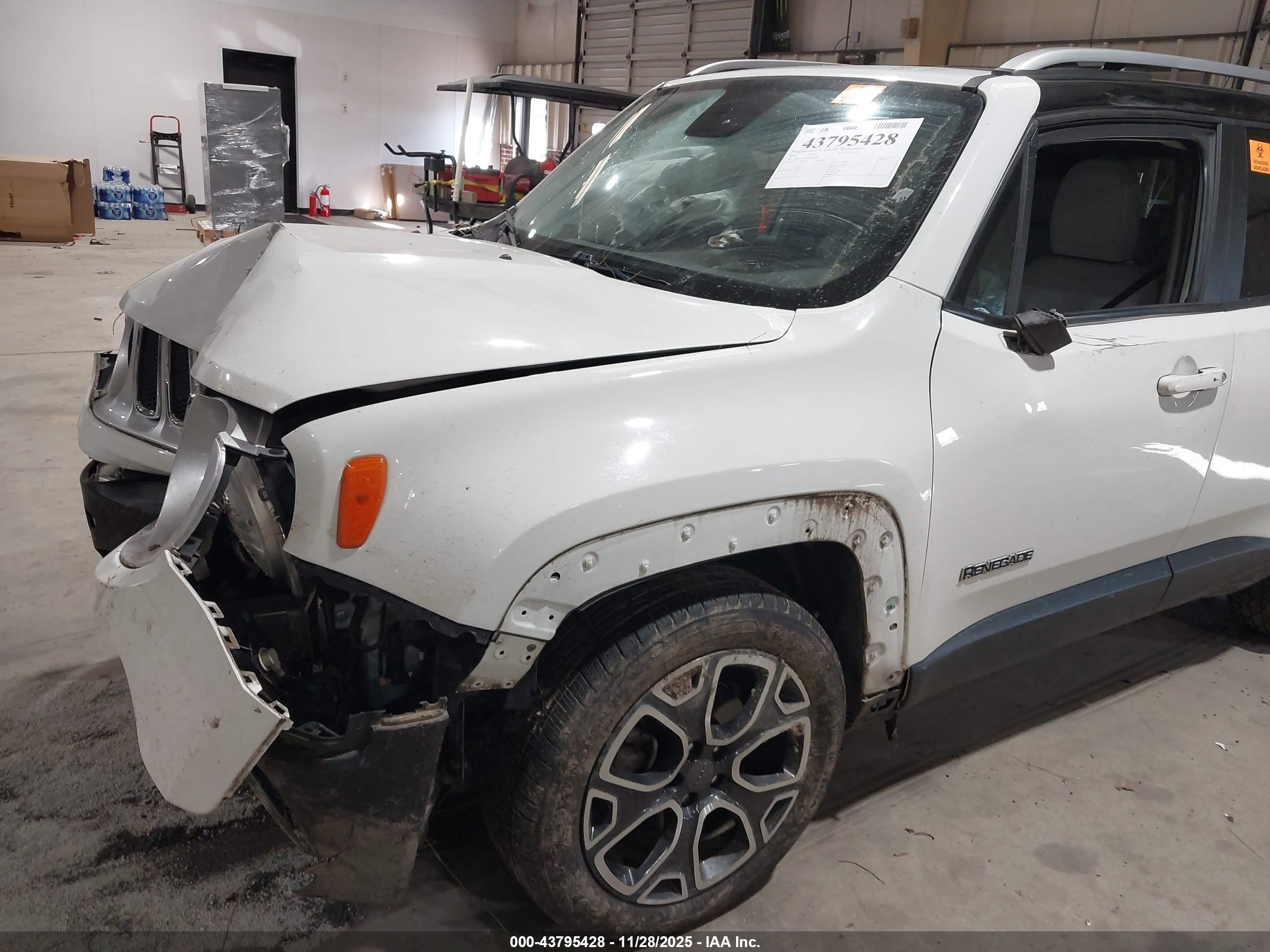 JEEP RENEGADE image 6