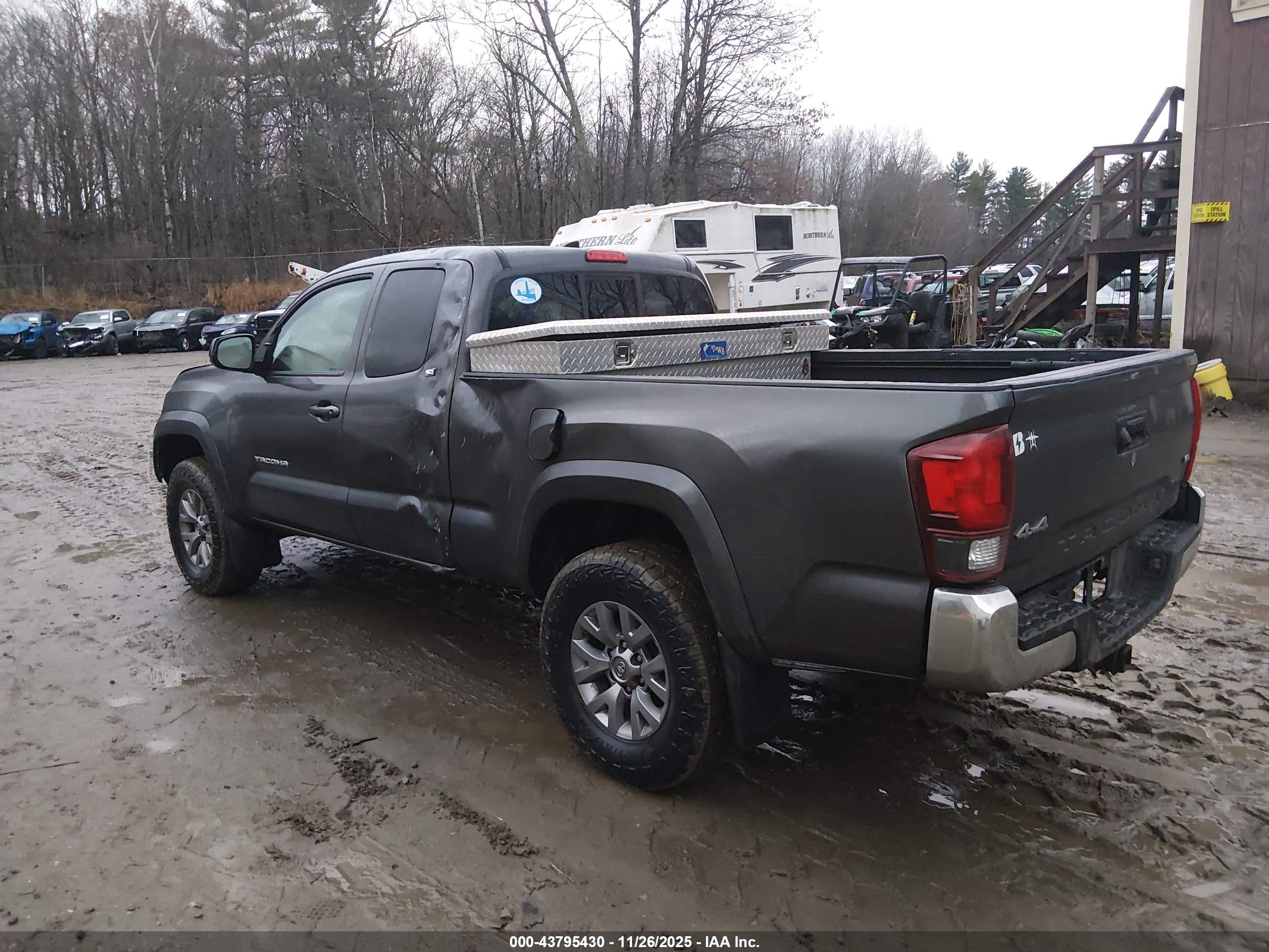 TOYOTA TACOMA image 3