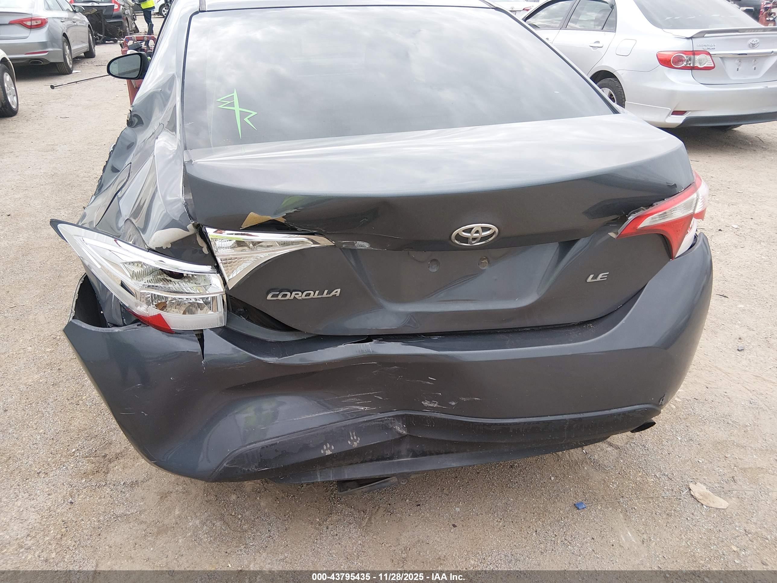 TOYOTA COROLLA image 6