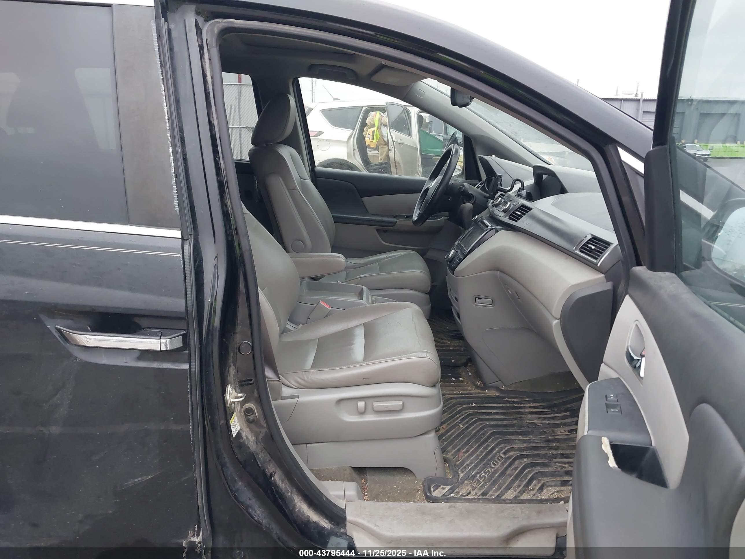 HONDA ODYSSEY image 5