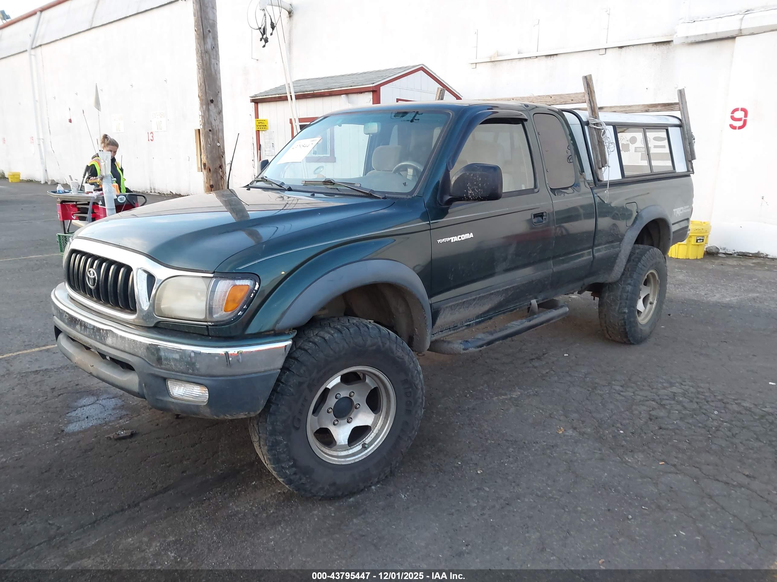 TOYOTA TACOMA image 2