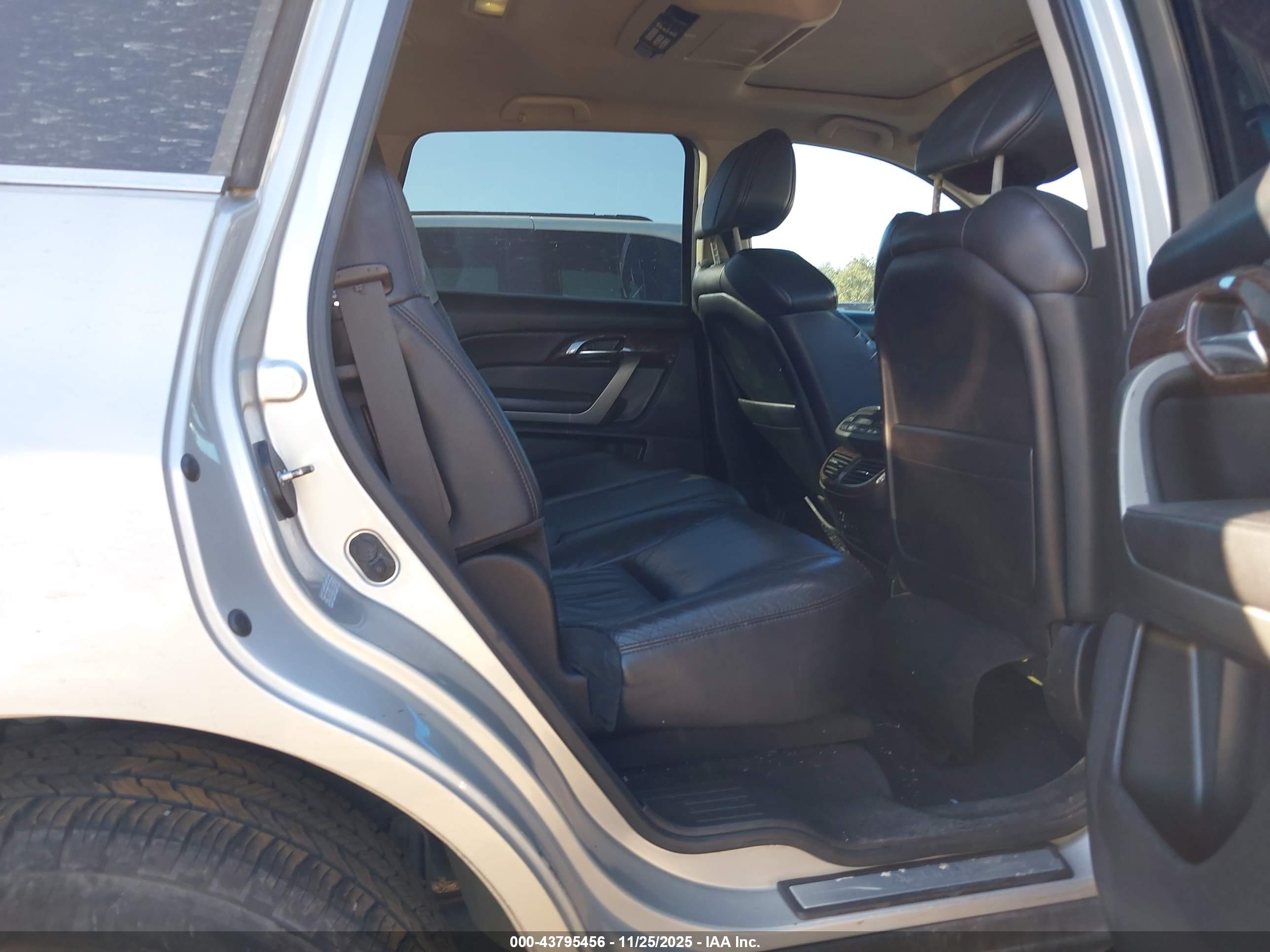 ACURA MDX image 8
