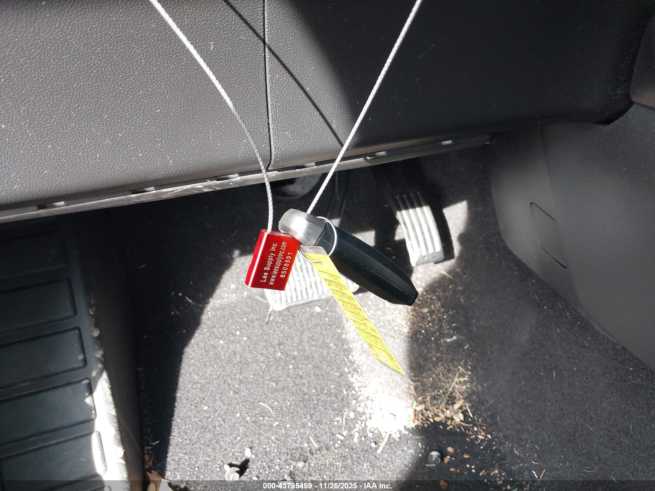 FORD ESCAPE image 11