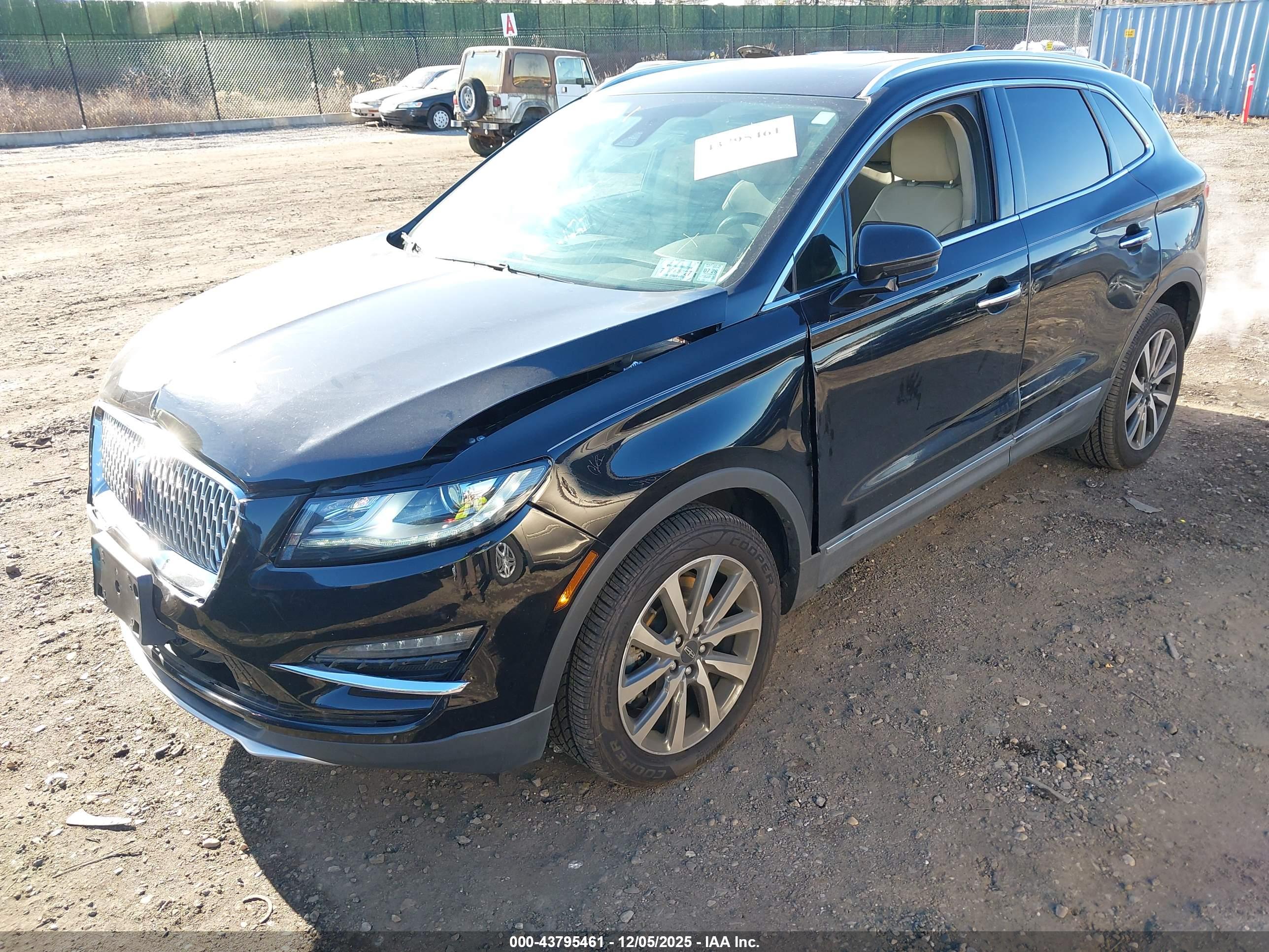 LINCOLN MKC image 2
