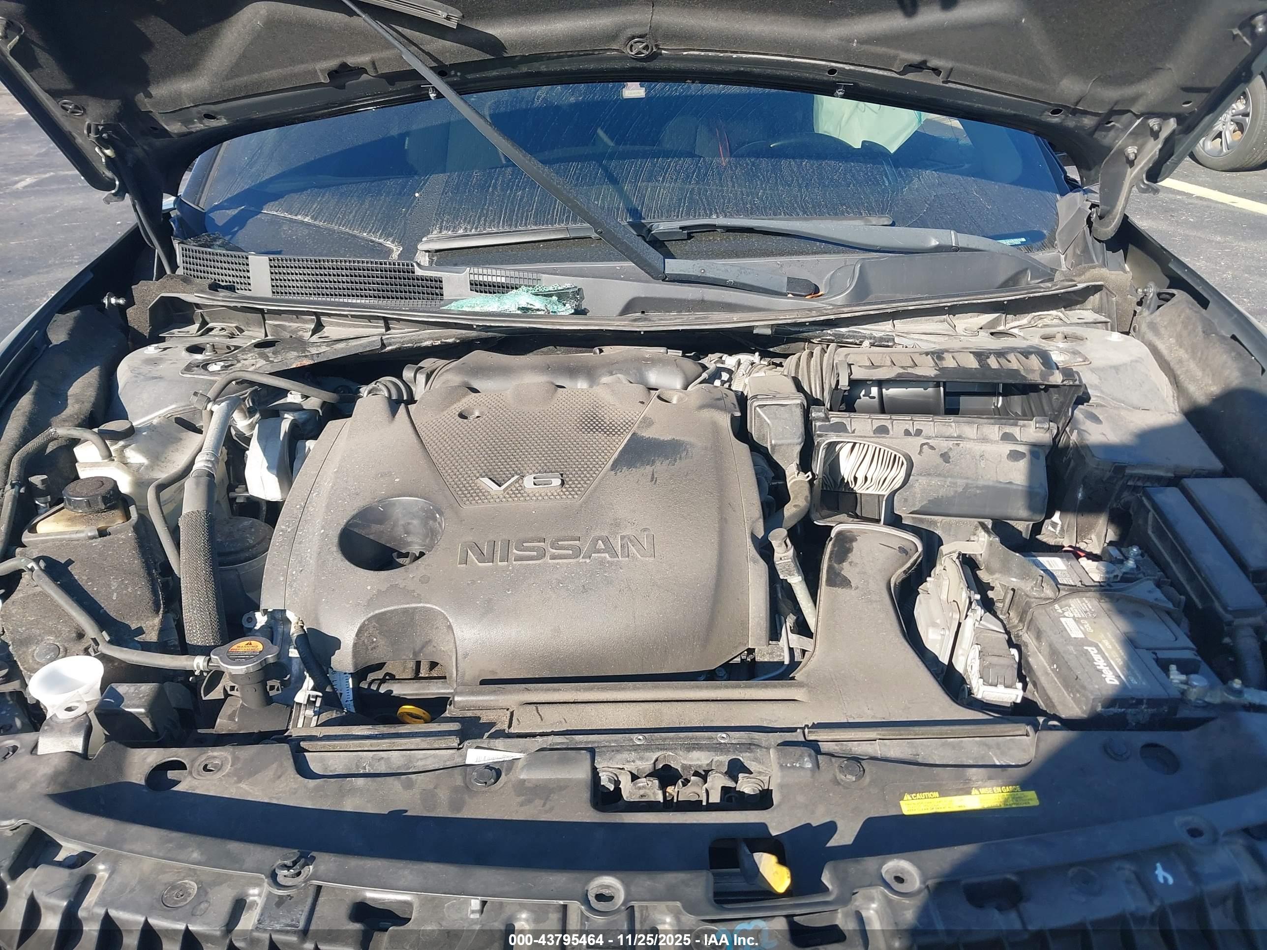 NISSAN MAXIMA image 10