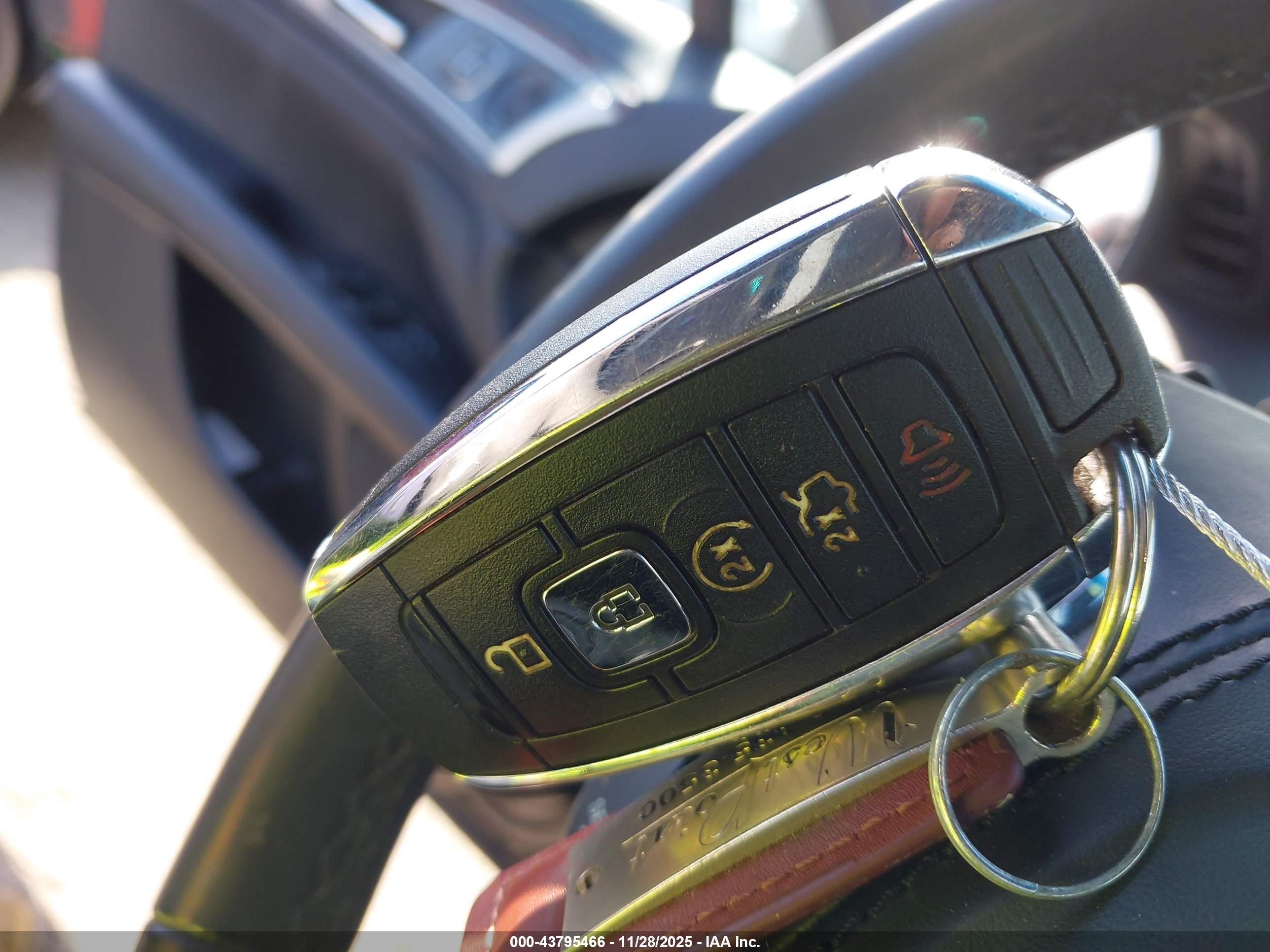 LINCOLN MKZ image 11