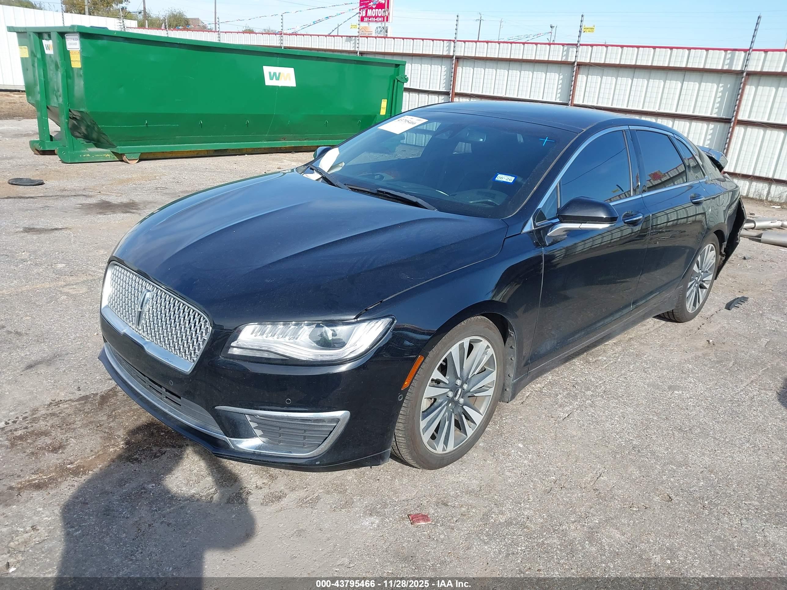 LINCOLN MKZ image 2