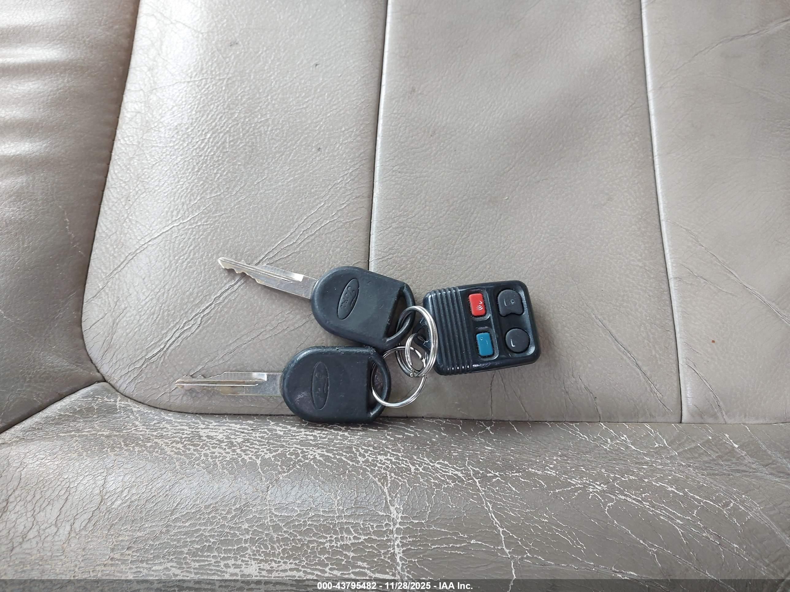 FORD EXPEDITION image 11