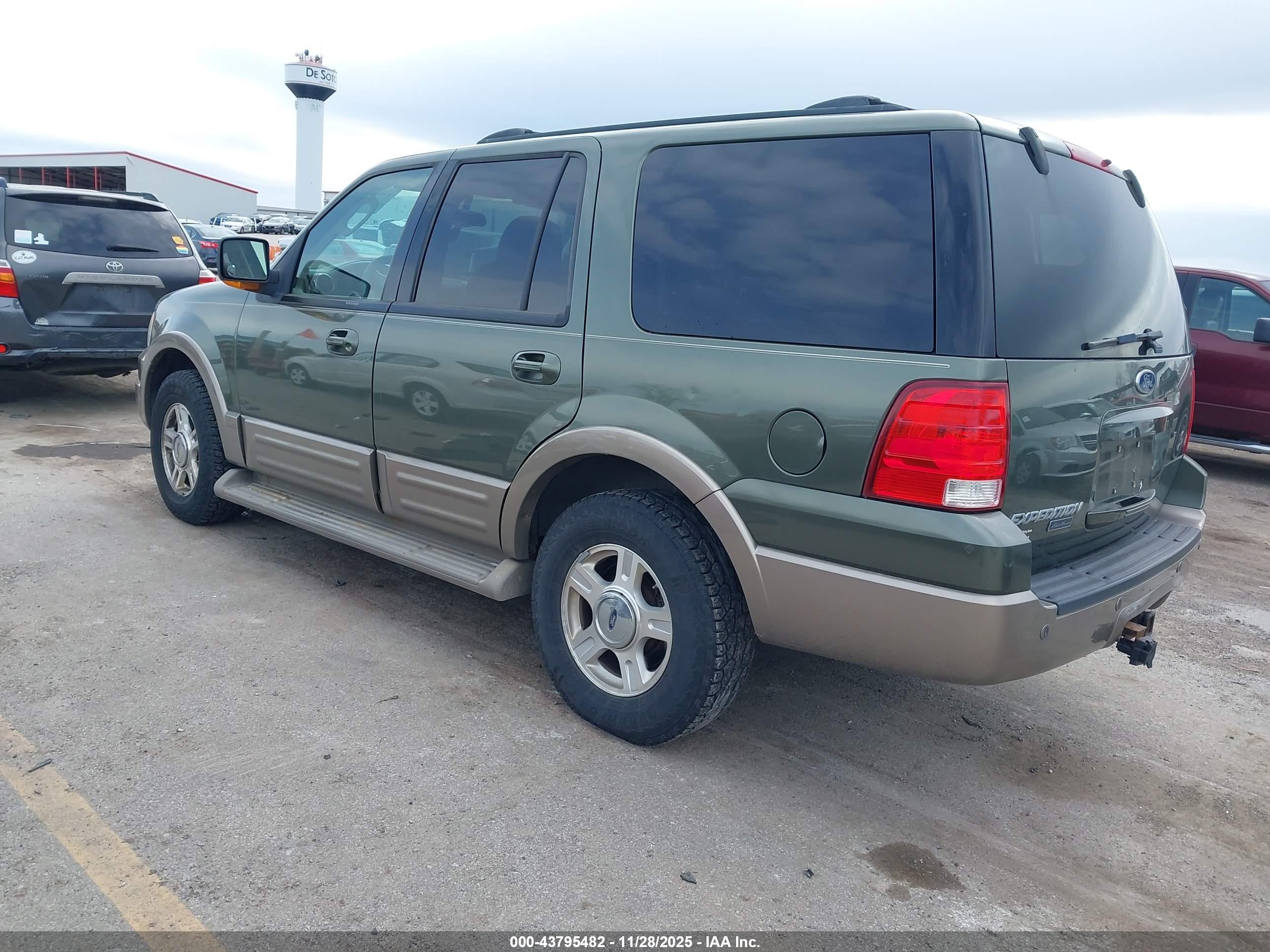 FORD EXPEDITION image 3