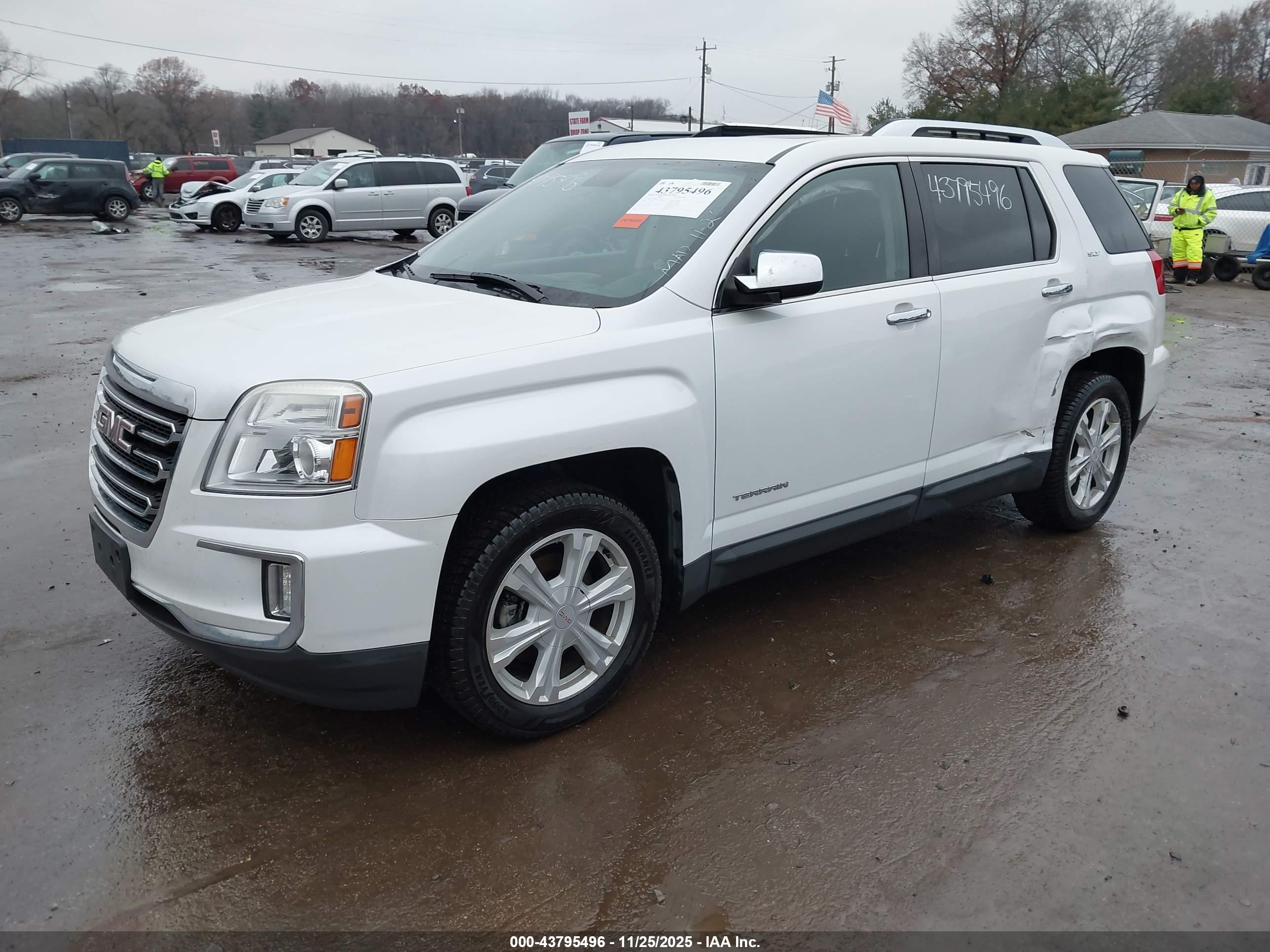 GMC TERRAIN image 2