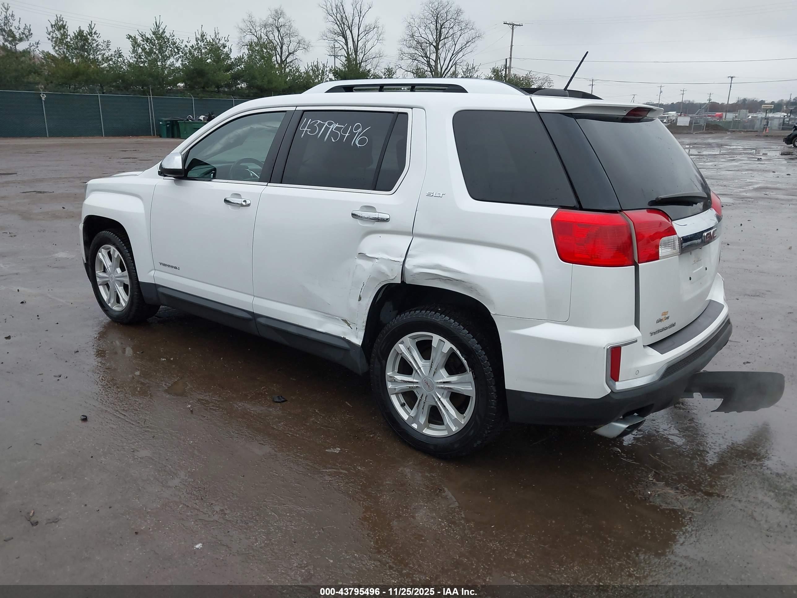 GMC TERRAIN image 3