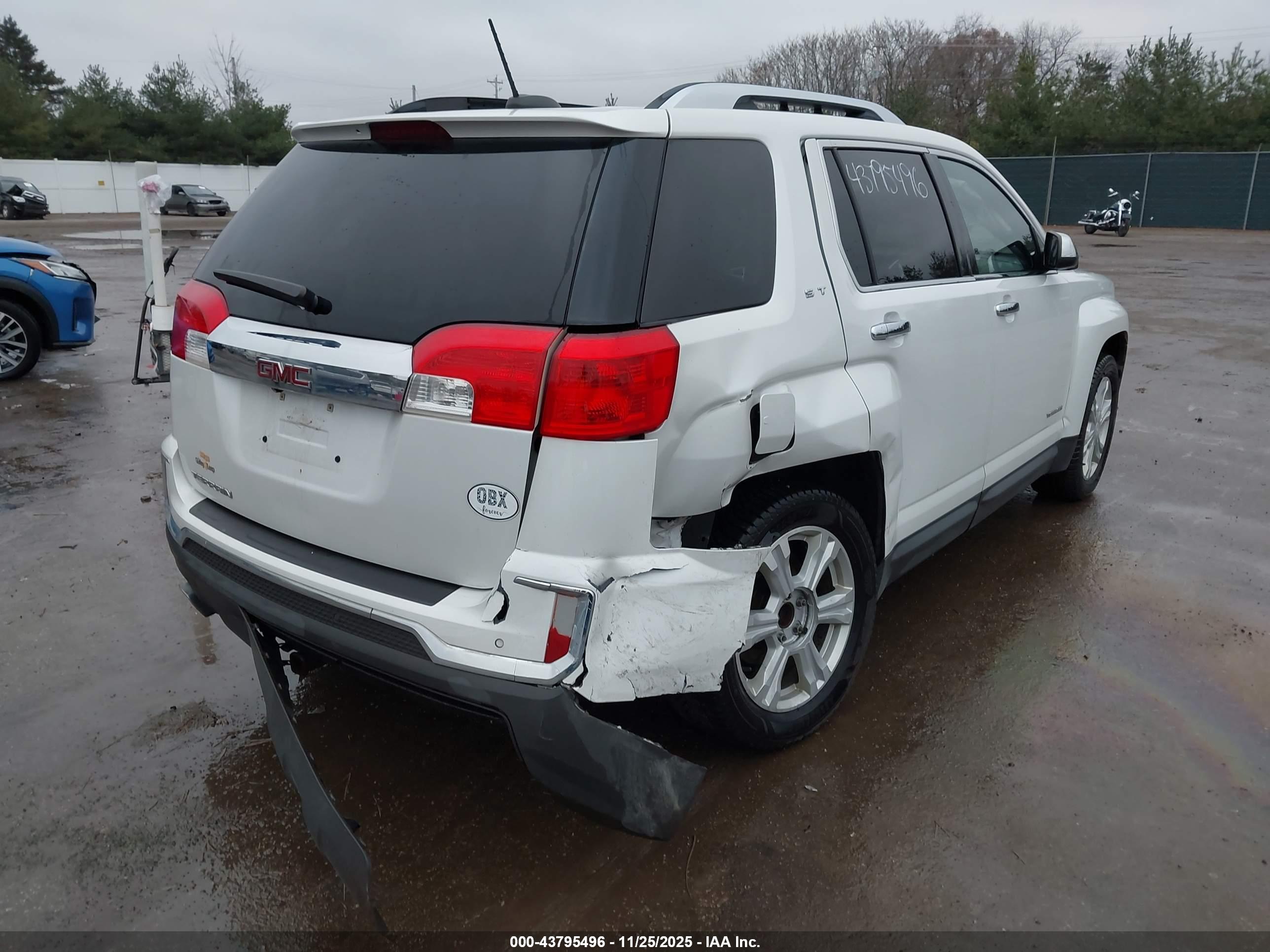 GMC TERRAIN image 6