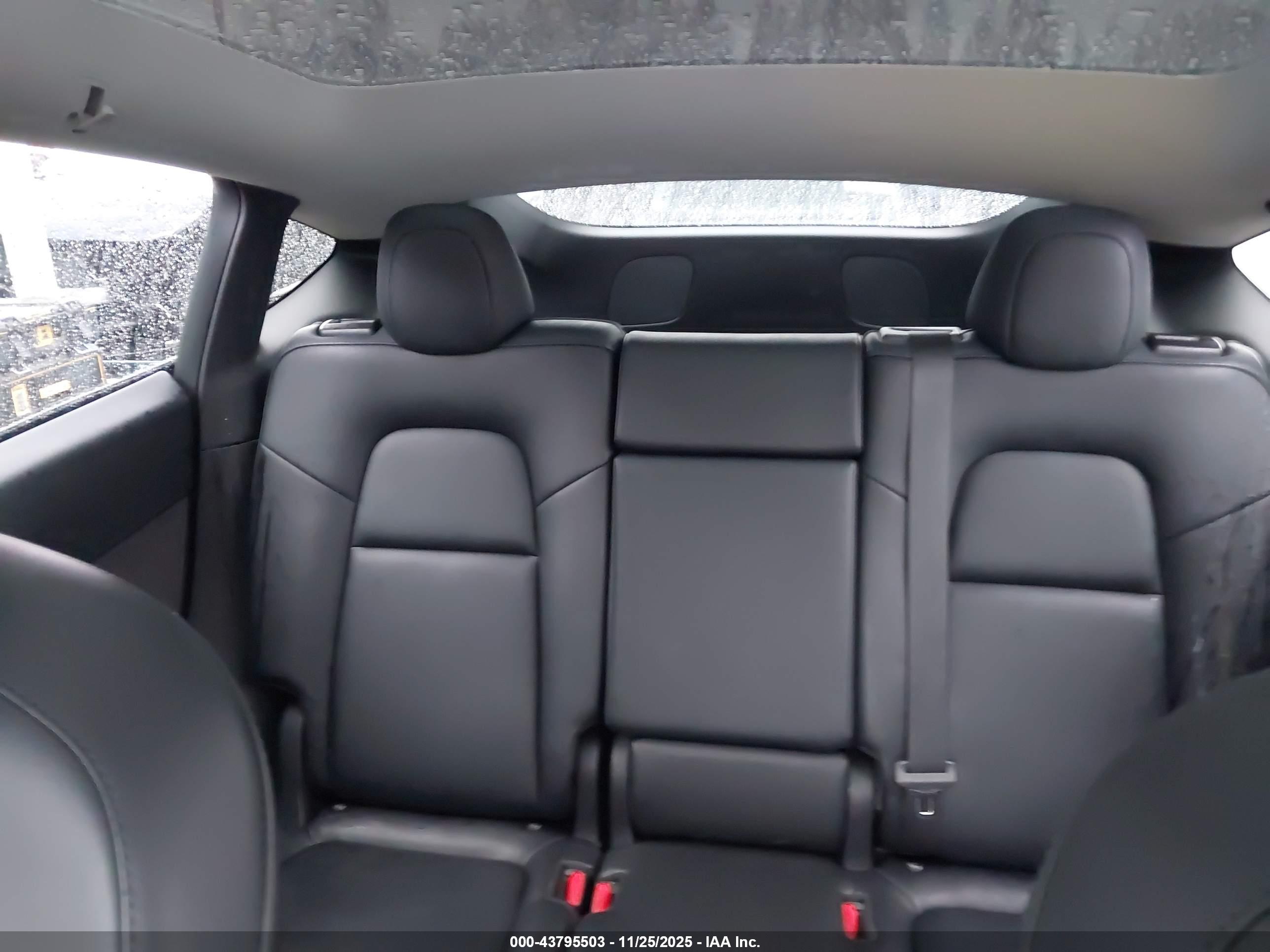 TESLA MODEL image 8