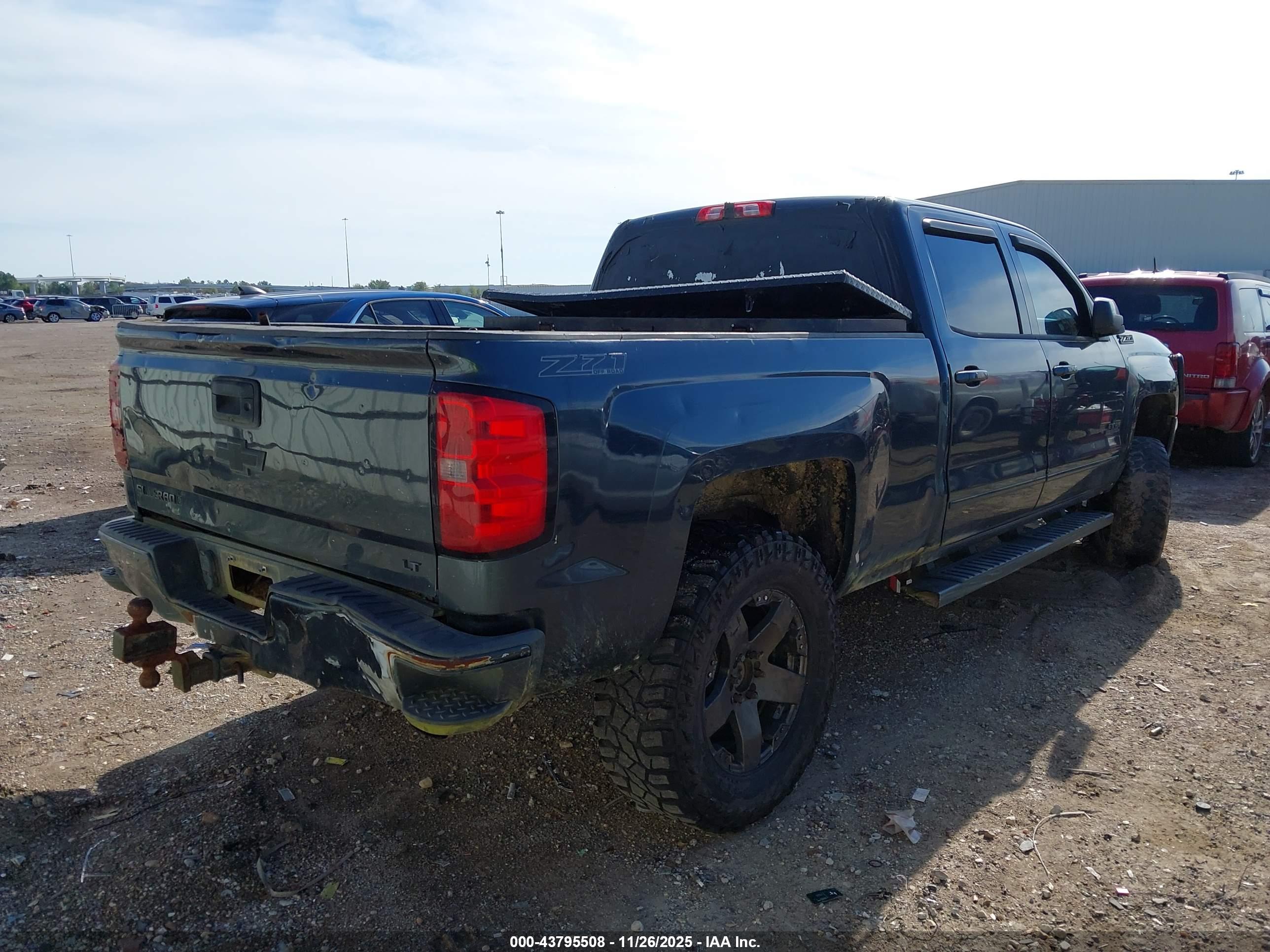 CHEVROLET SILVERADO image 4