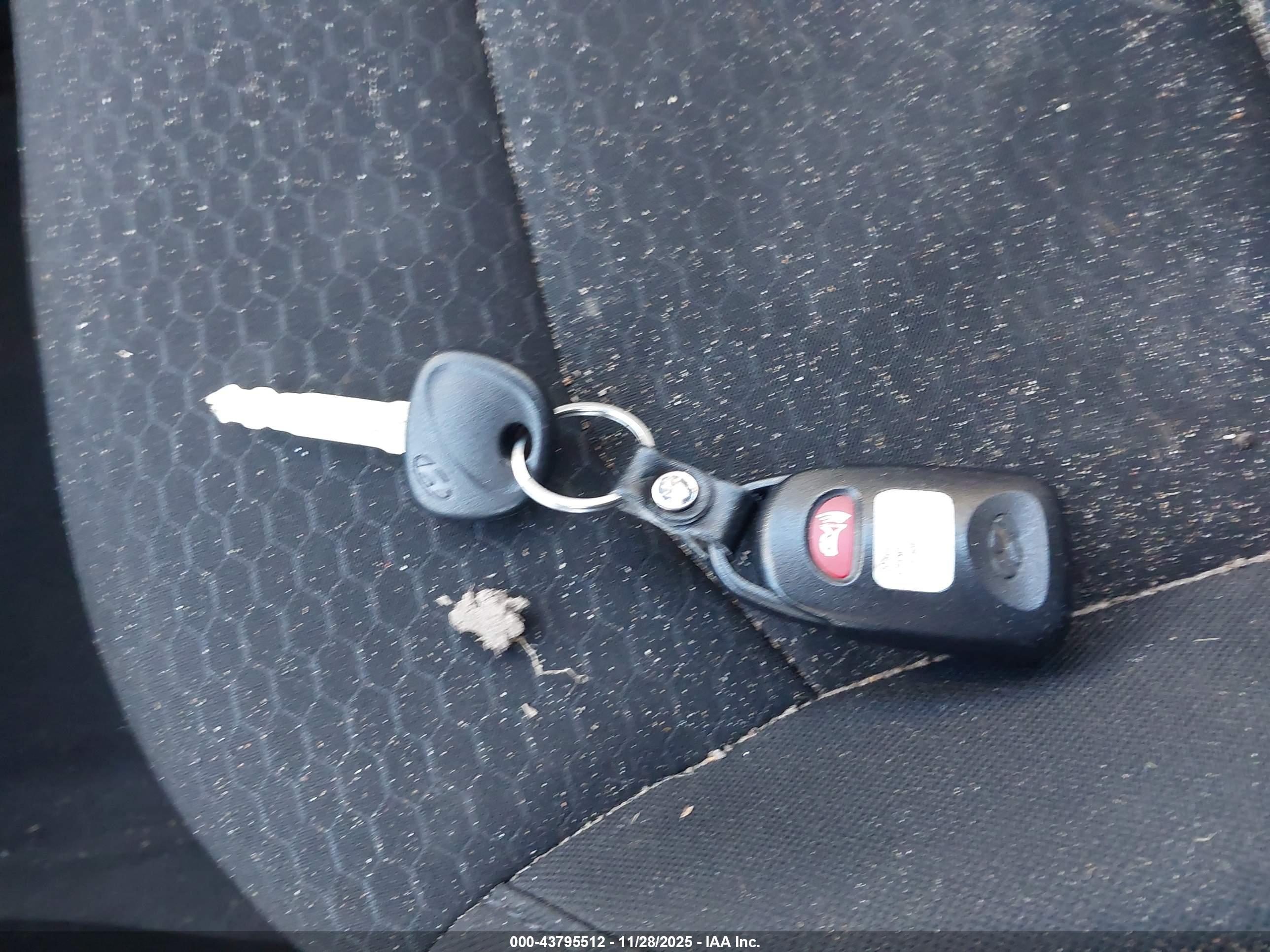 HYUNDAI ELANTRA image 11