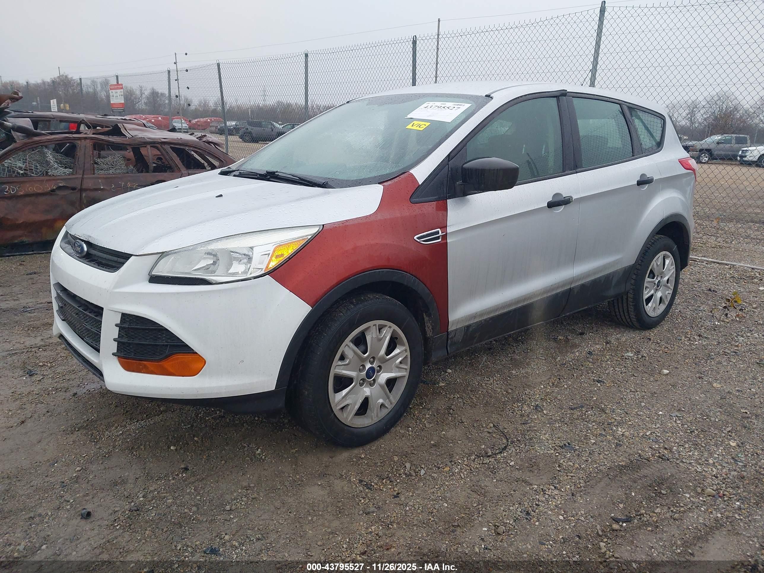 FORD ESCAPE image 2