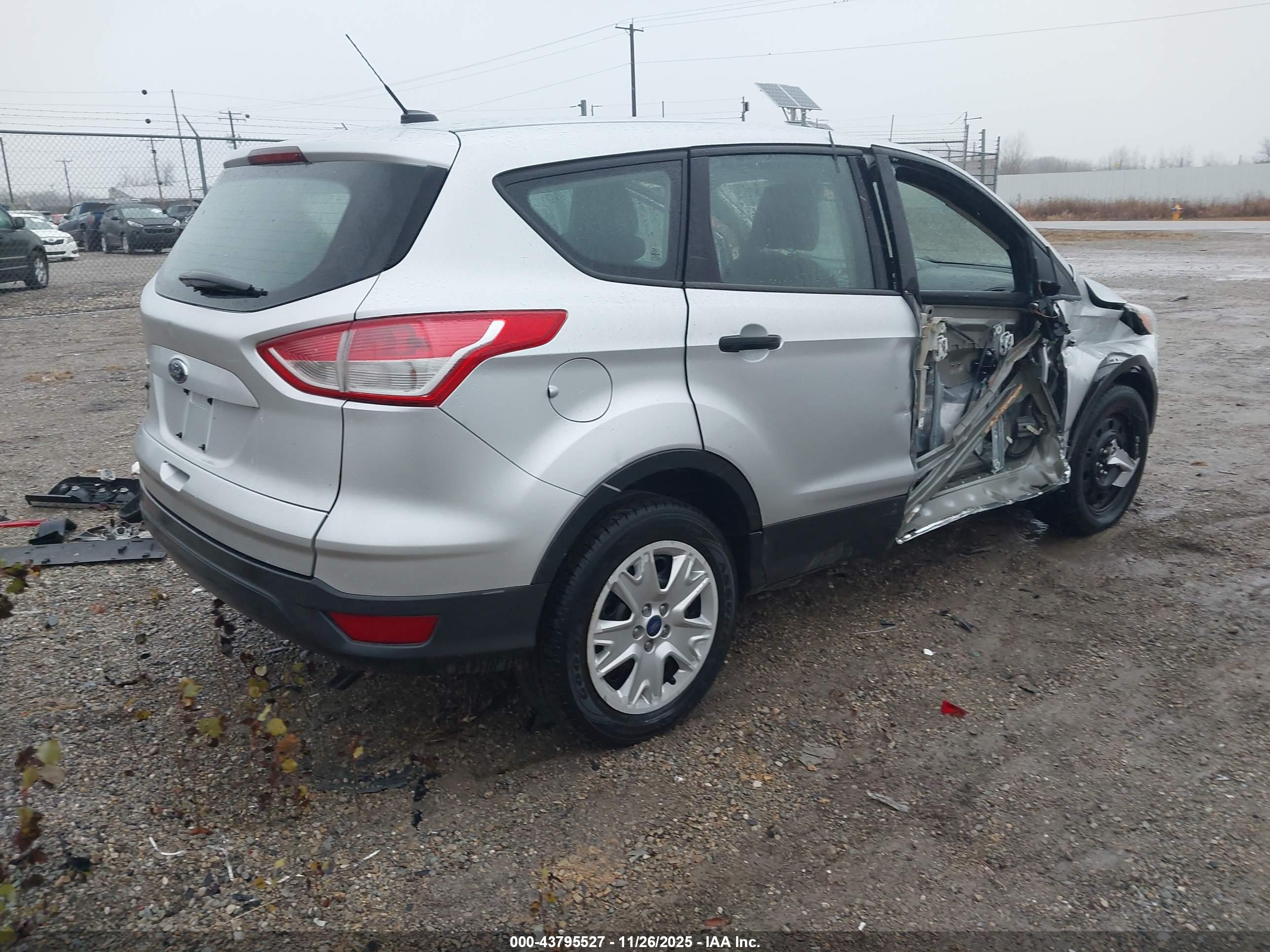 FORD ESCAPE image 4