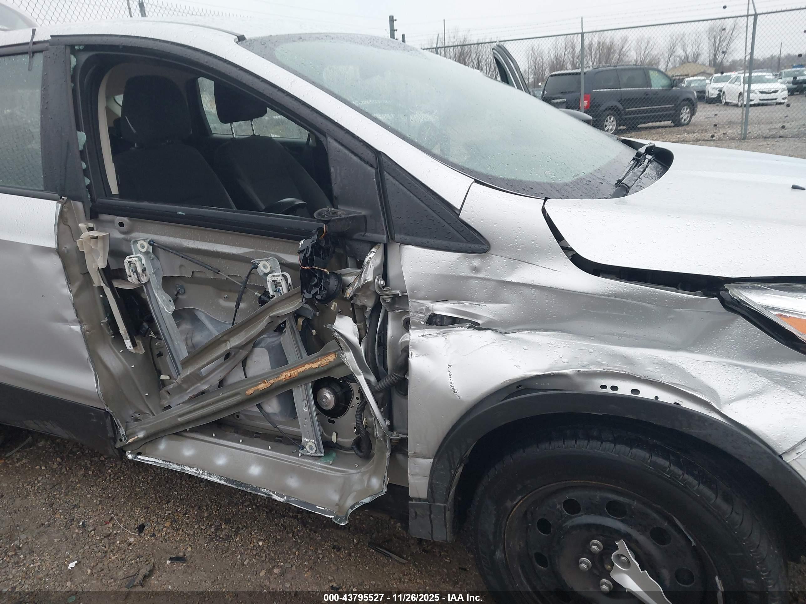 FORD ESCAPE image 6