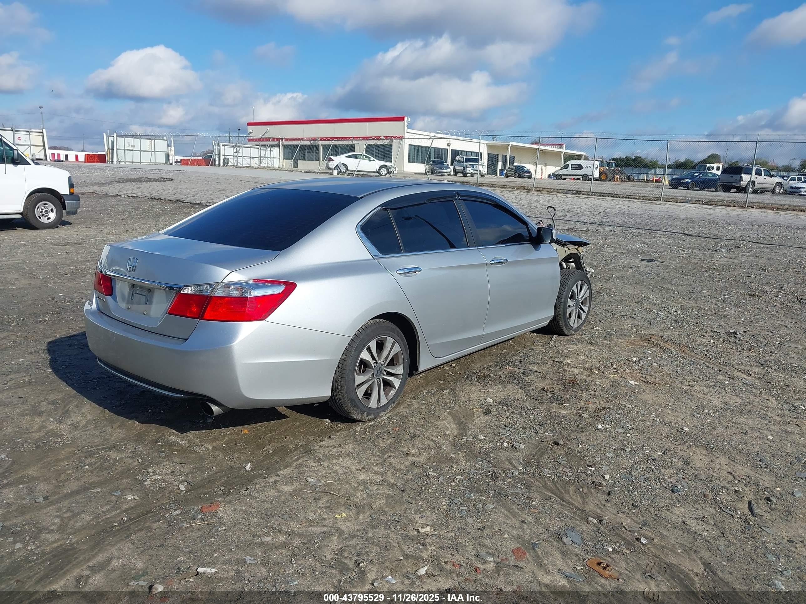 HONDA ACCORD image 4