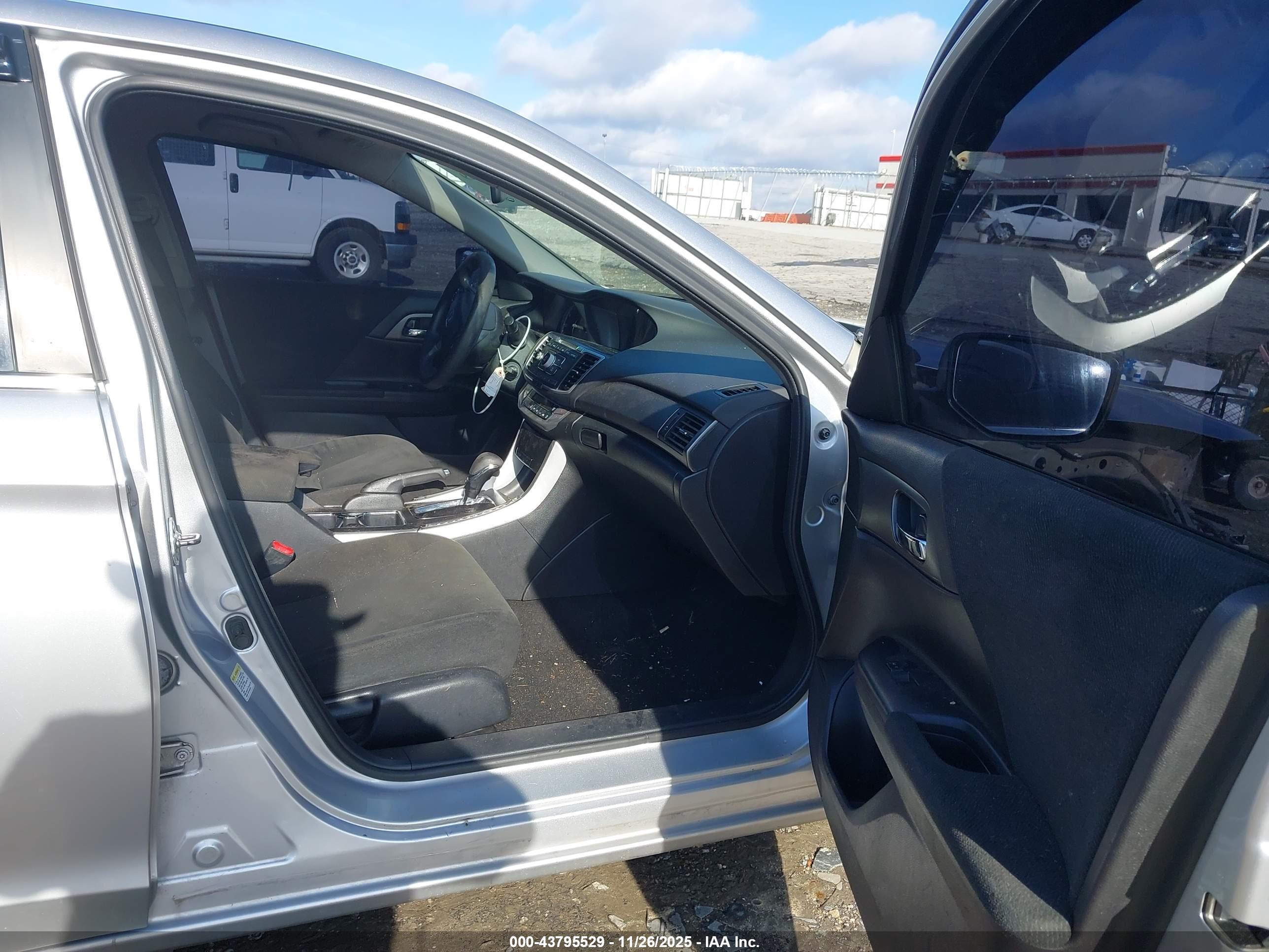 HONDA ACCORD image 5