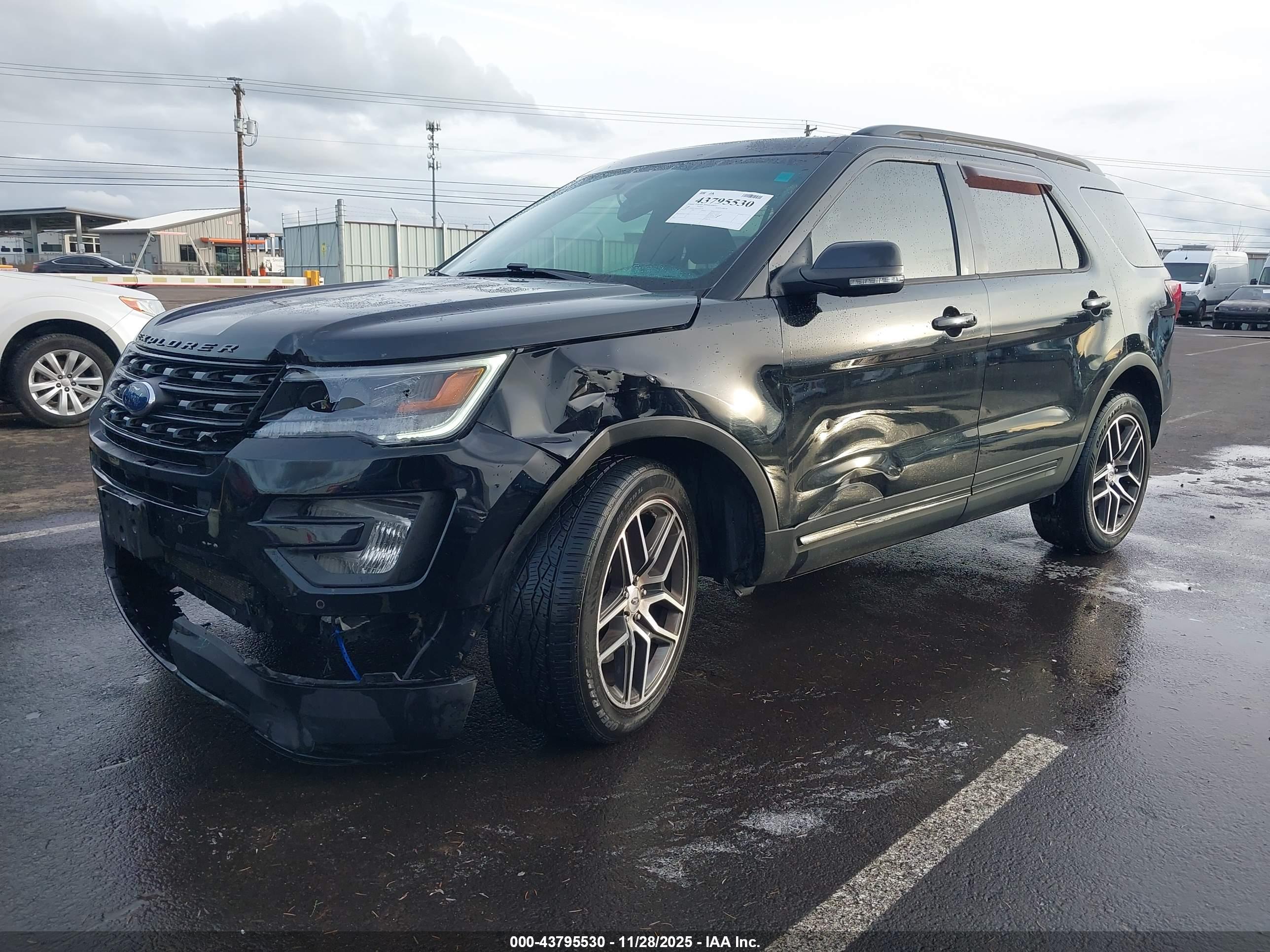 FORD EXPLORER image 2