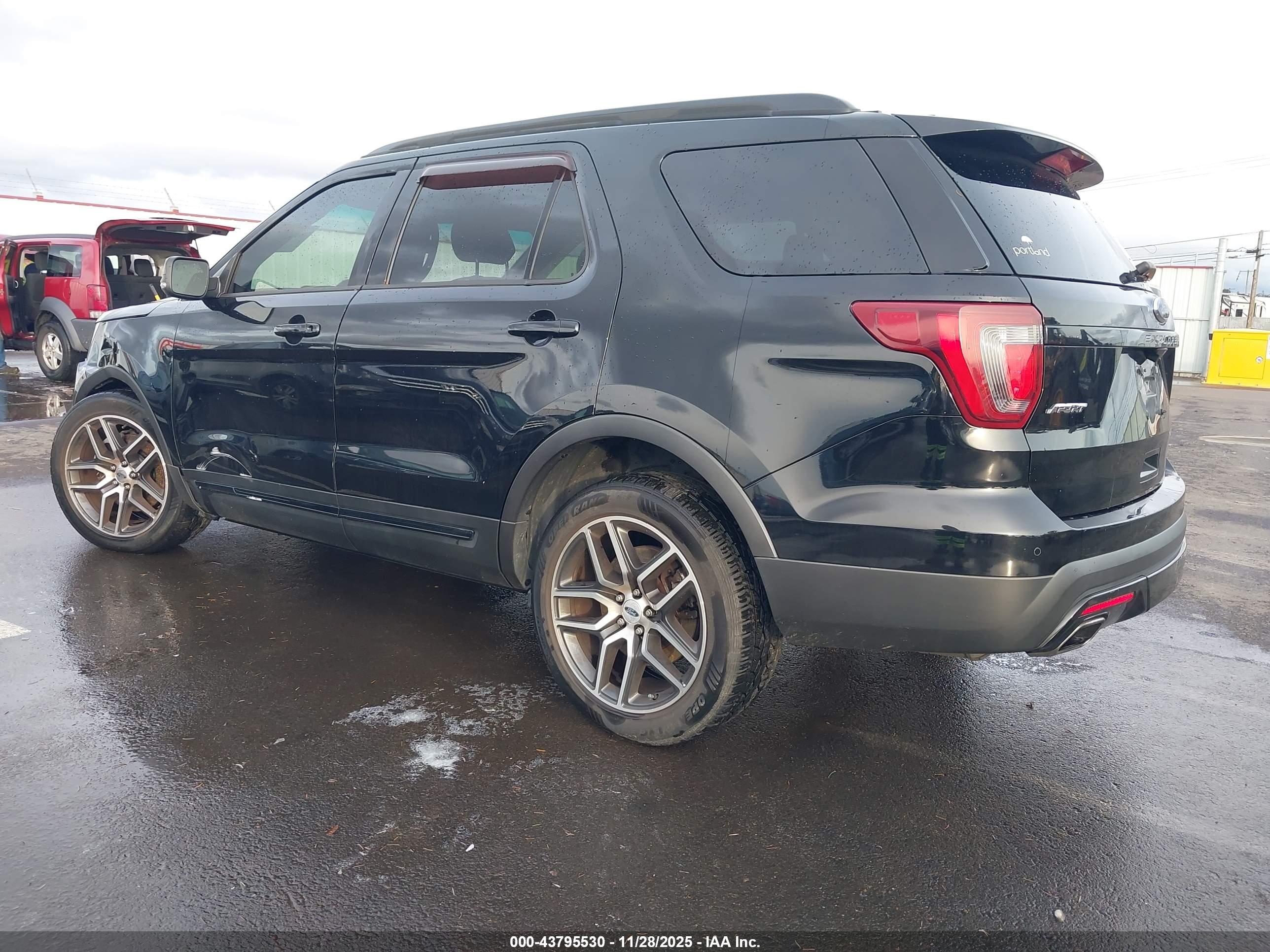 FORD EXPLORER image 3