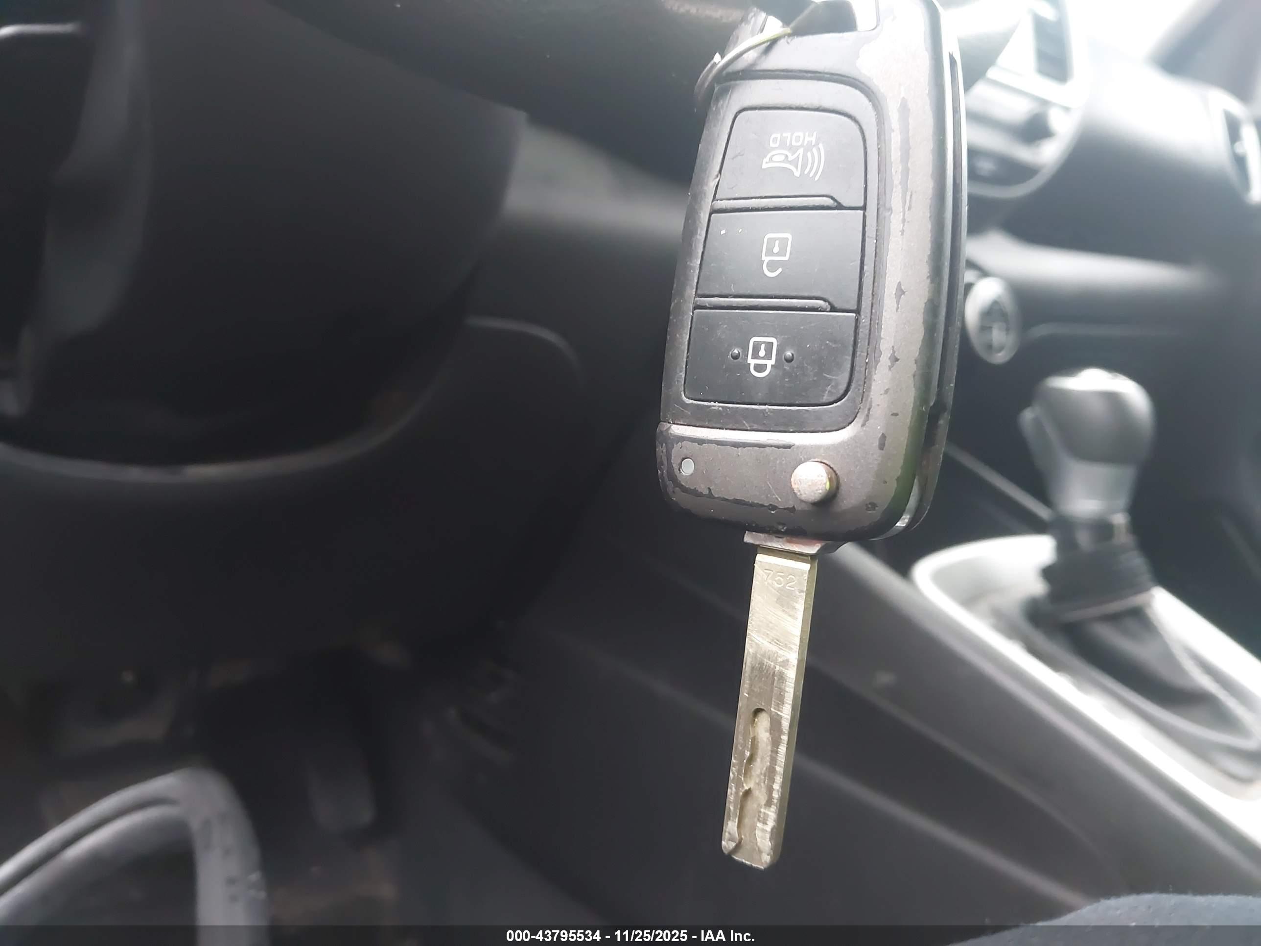 HYUNDAI VENUE image 11