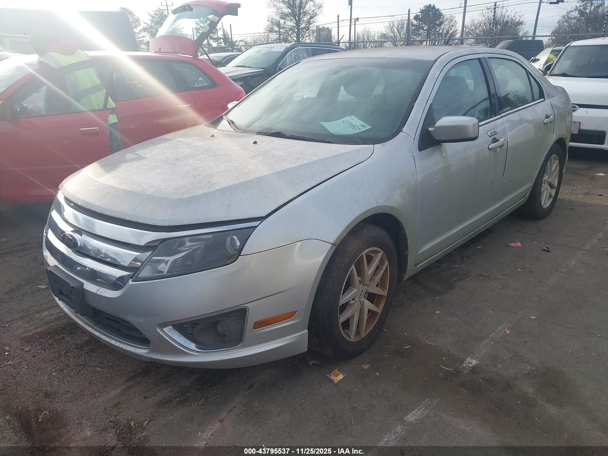 FORD FUSION image 2