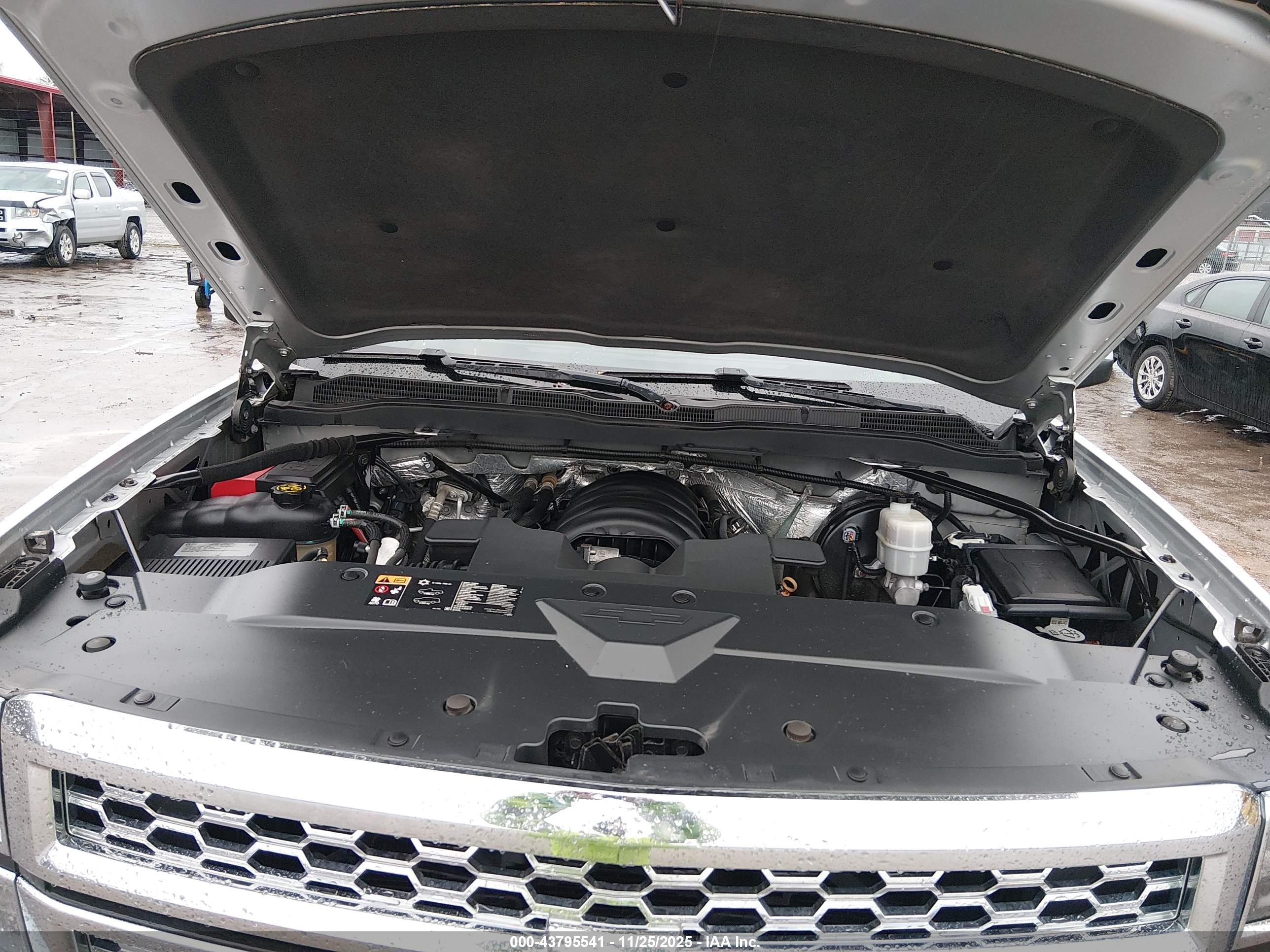 CHEVROLET SILVERADO image 10